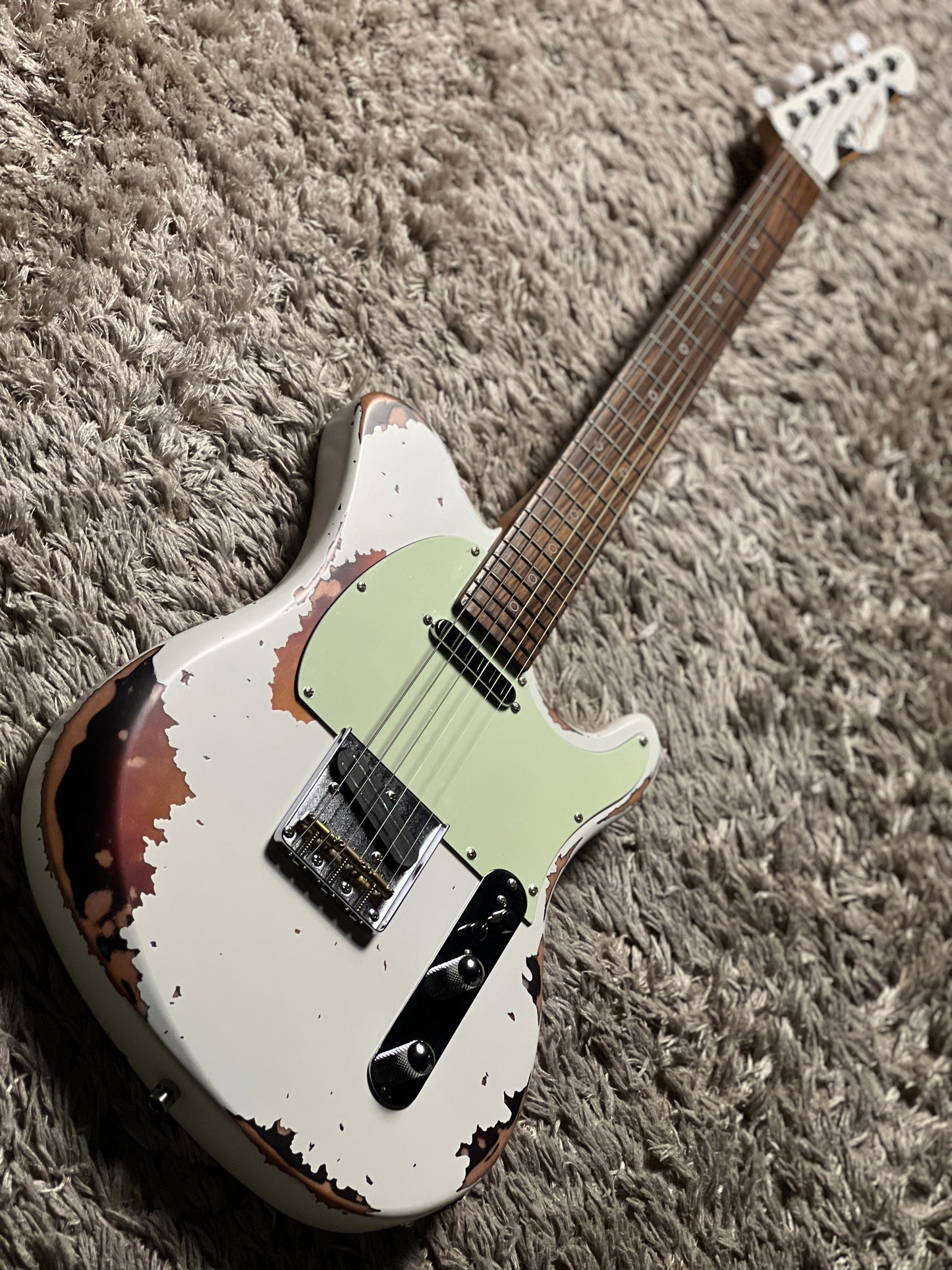 Dhatarattha Performance DTL in White Over Sunburst with RW FB and Nitrocellulose Lacquer