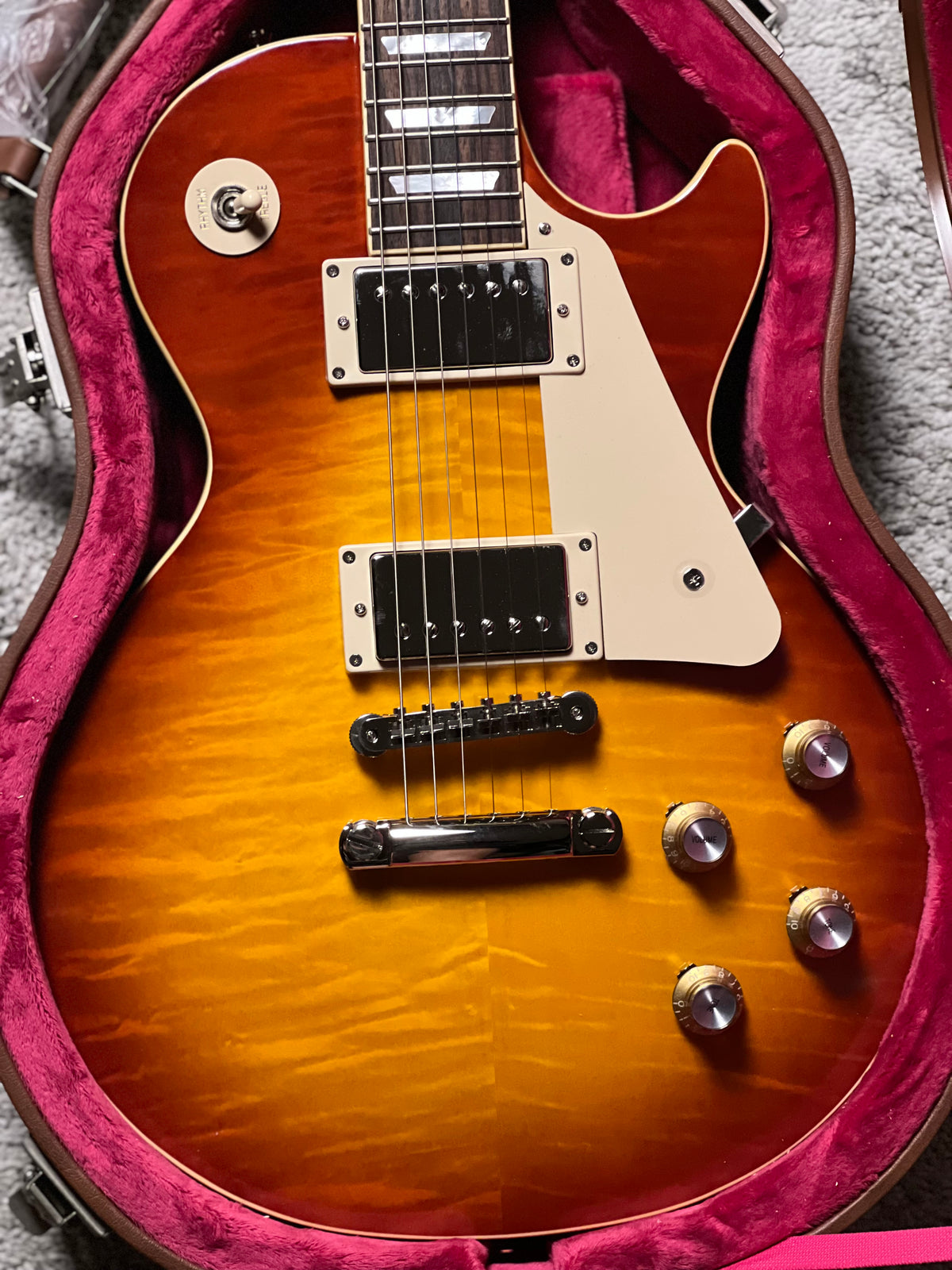 Epiphone 1960 Les Paul Standard Reissue in Washed Cherry Burst w/Case 25011520041