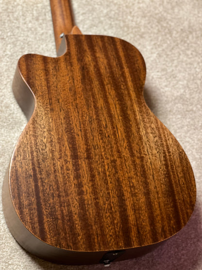 Martin 000C Jr-E StreetMaster Acoustic electric in Dark Mahogany Distressed