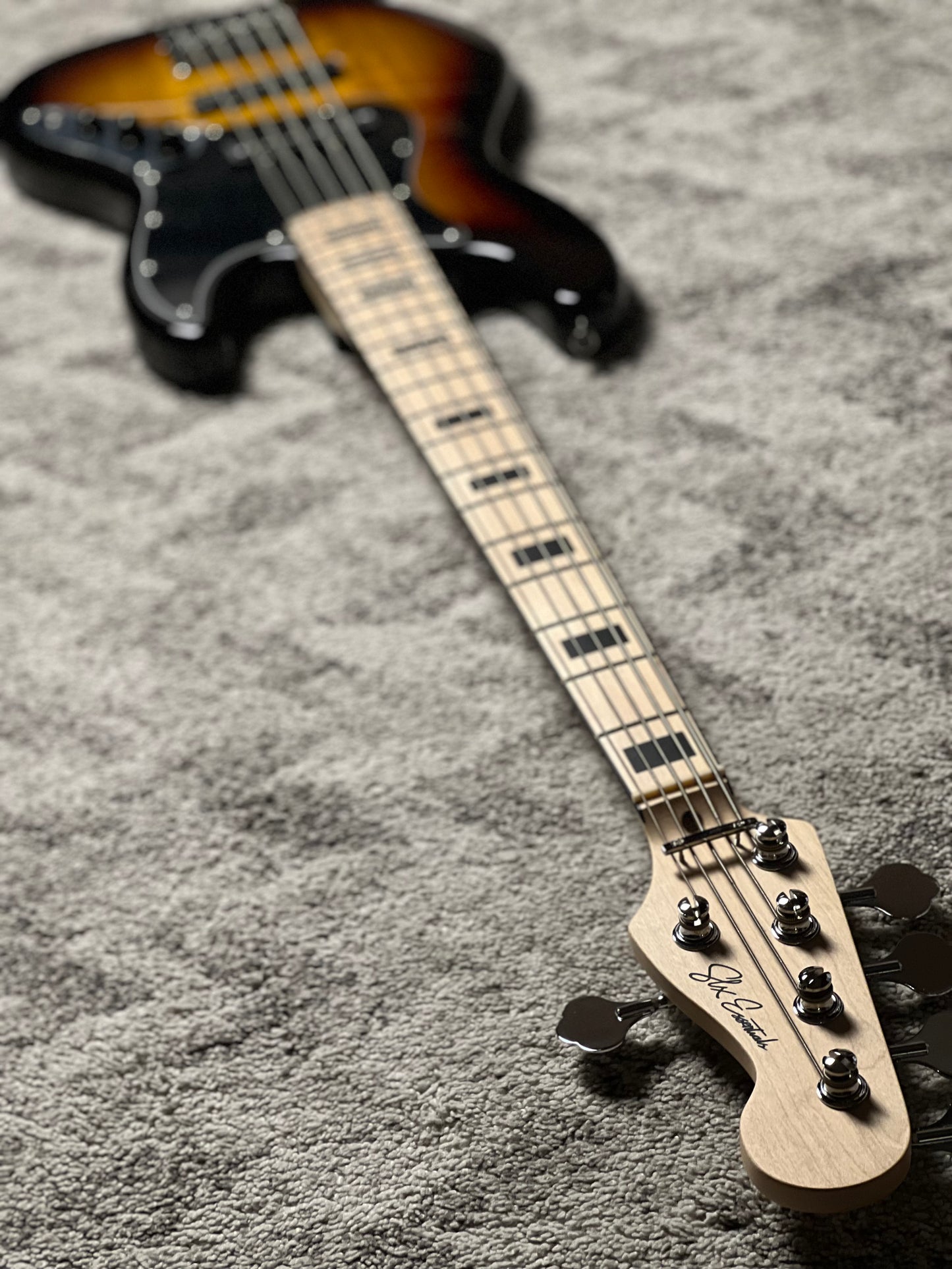 SLX Sparrow 70s Special V Essentials with Maple FB in 3-Tone Sunburst