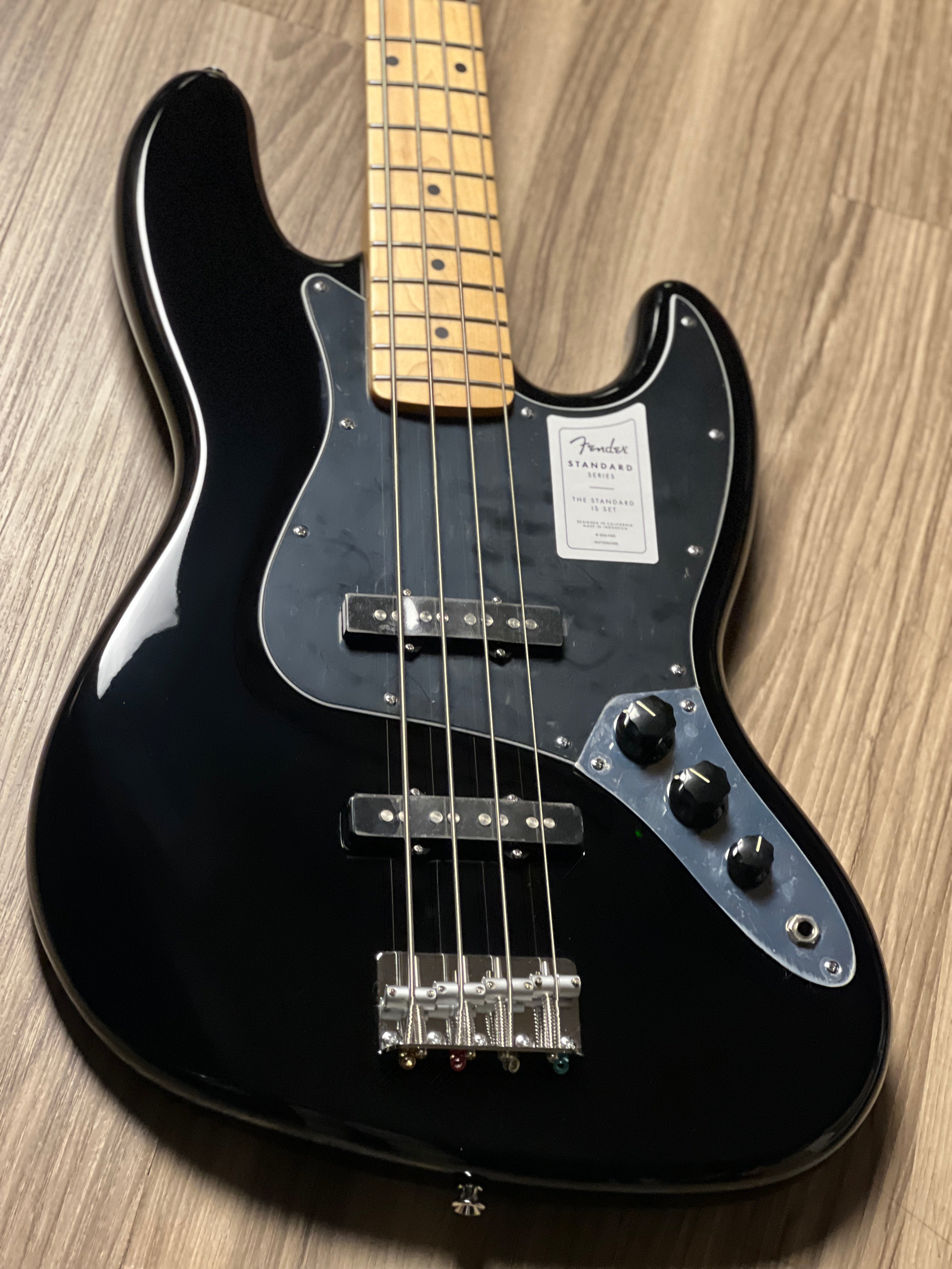 Fender Standard Jazz Bass with Maple FB in Black – nafiriguitar.com