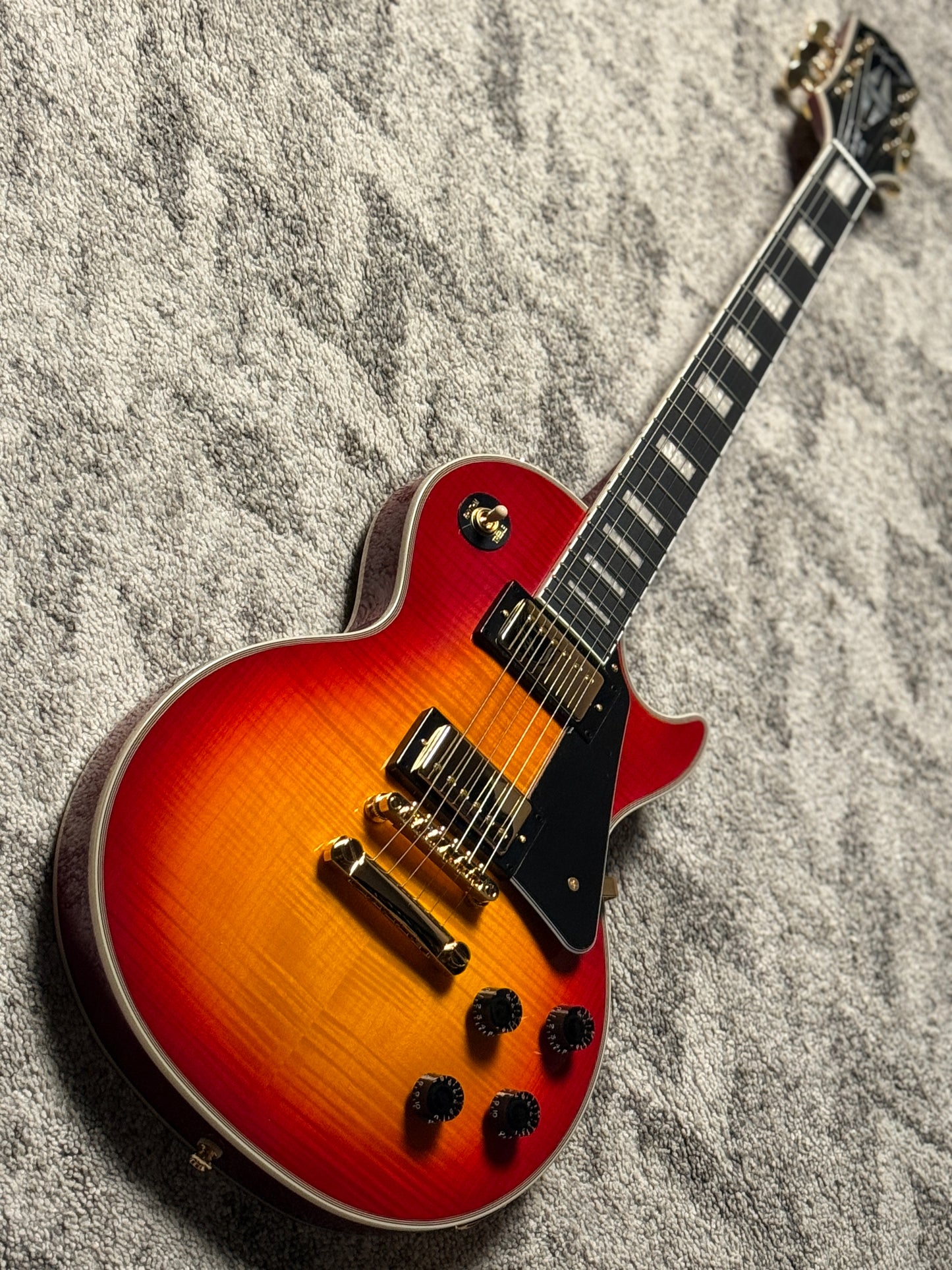 Epiphone Les Paul Custom Figured in Heritage Cherry Sunburst