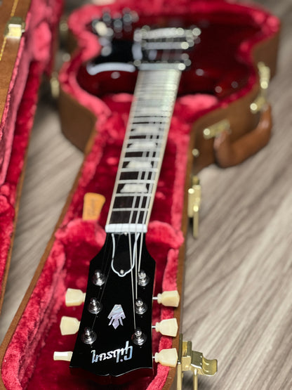 Gibson SG Standard '61 in Vintage Cherry w/Case 234040104 (B STOCK)