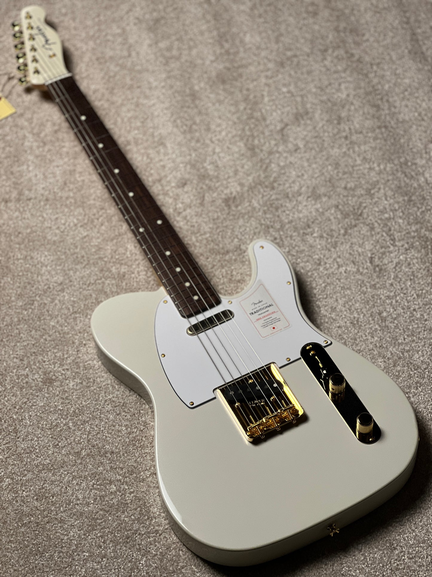 Fender Japan Traditional 2025 Collection 60s Telecaster with RW FB in White Pearl JD25014195