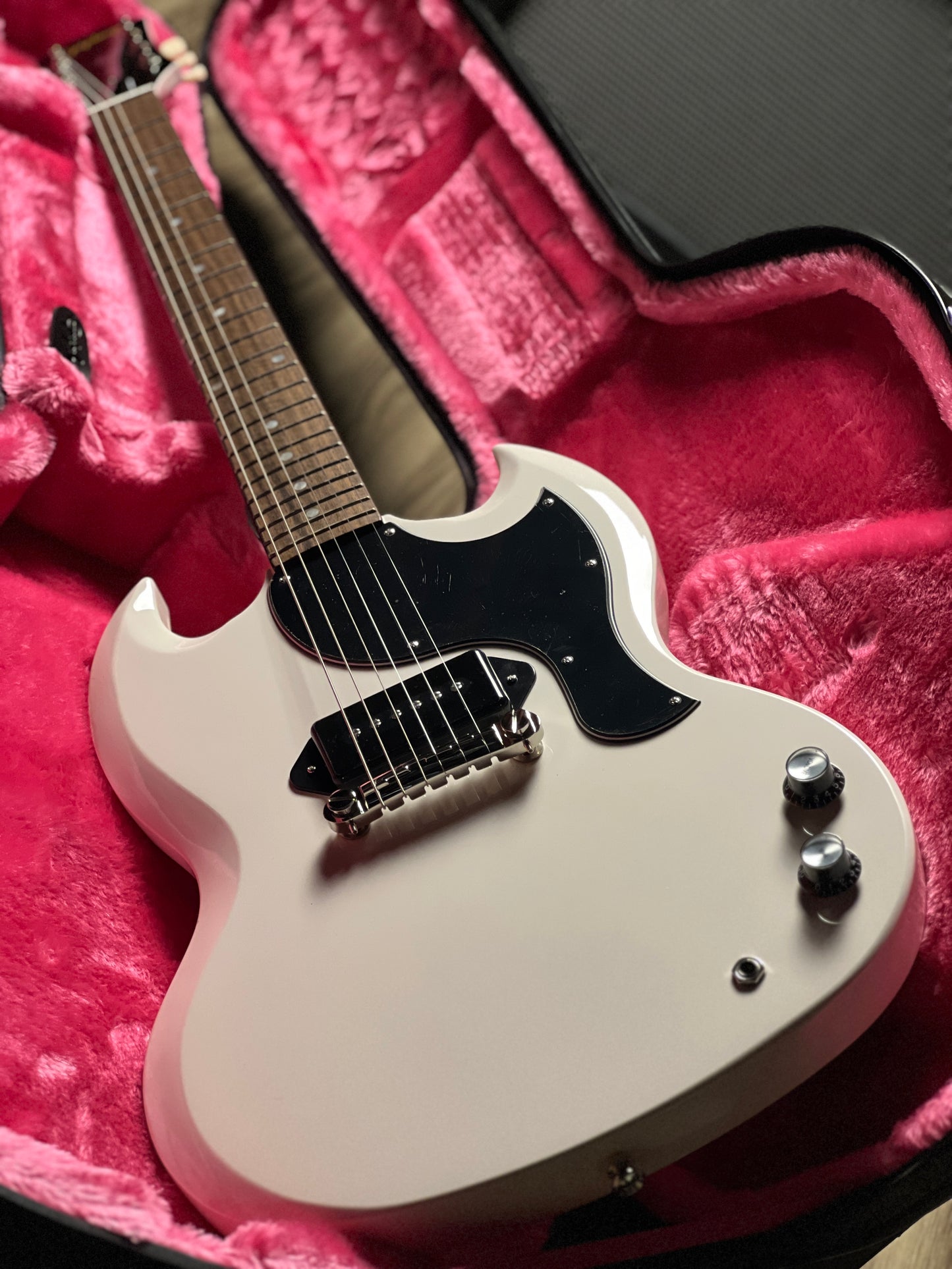 Epiphone Yungblud SG Junior in Classic White with Case