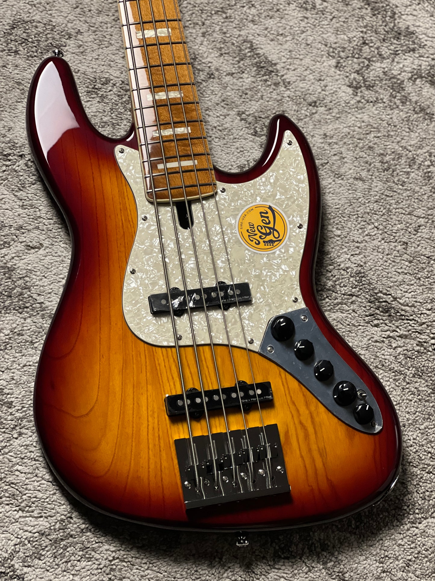 Sire Marcus Miller V8 5-string Swamp Ash Bass Guitar in Tobacco Sunburst
