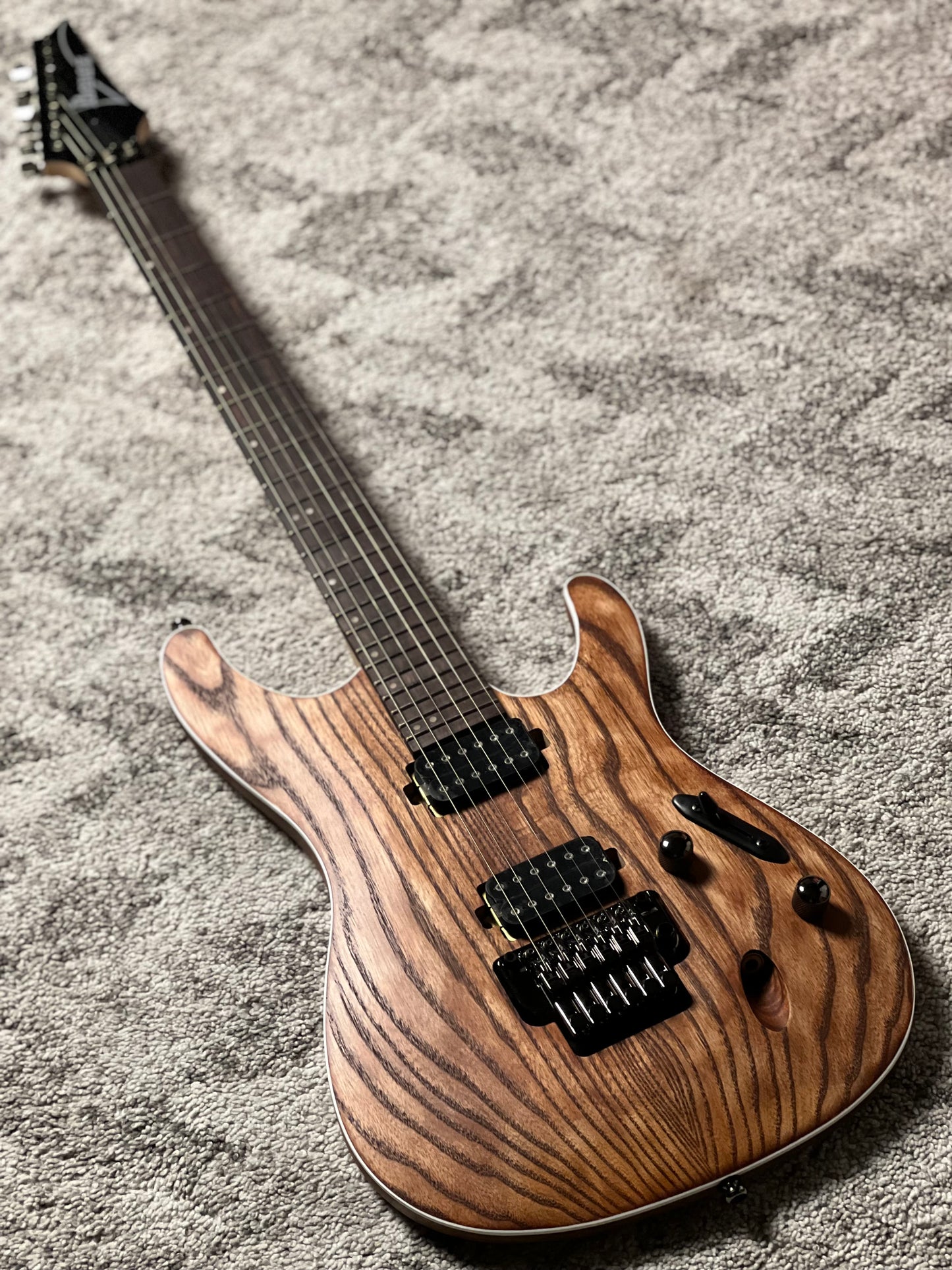 Ibanez Bass Workshop EHB605-WNF 5-String in Walnut Flat