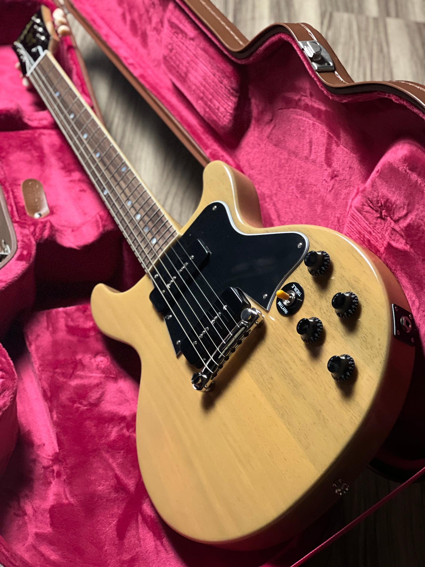 Epiphone 1960 Les Paul Special Double Cut Reissue in TV Yellow with Case 25011522191