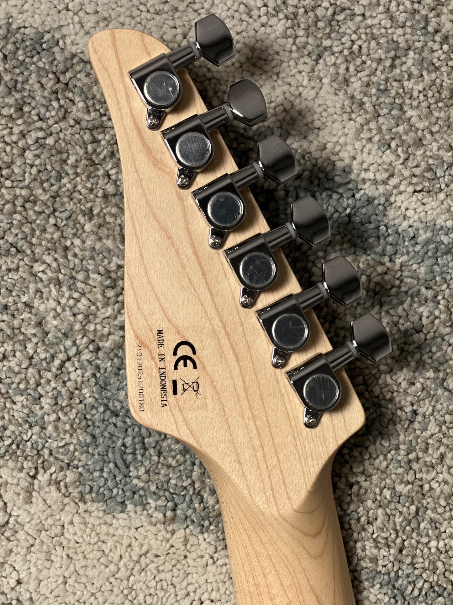 SLX Hawk Classic Essentials 22 HSS with Maple FB in Sonic Blue