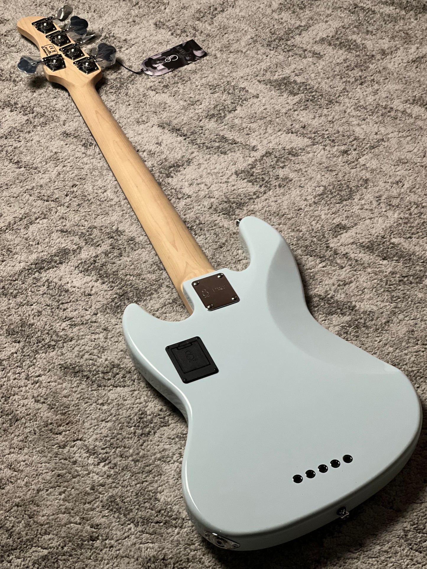 Sire Marcus Miller V3 5-String 2nd Generation in Sonic Blue