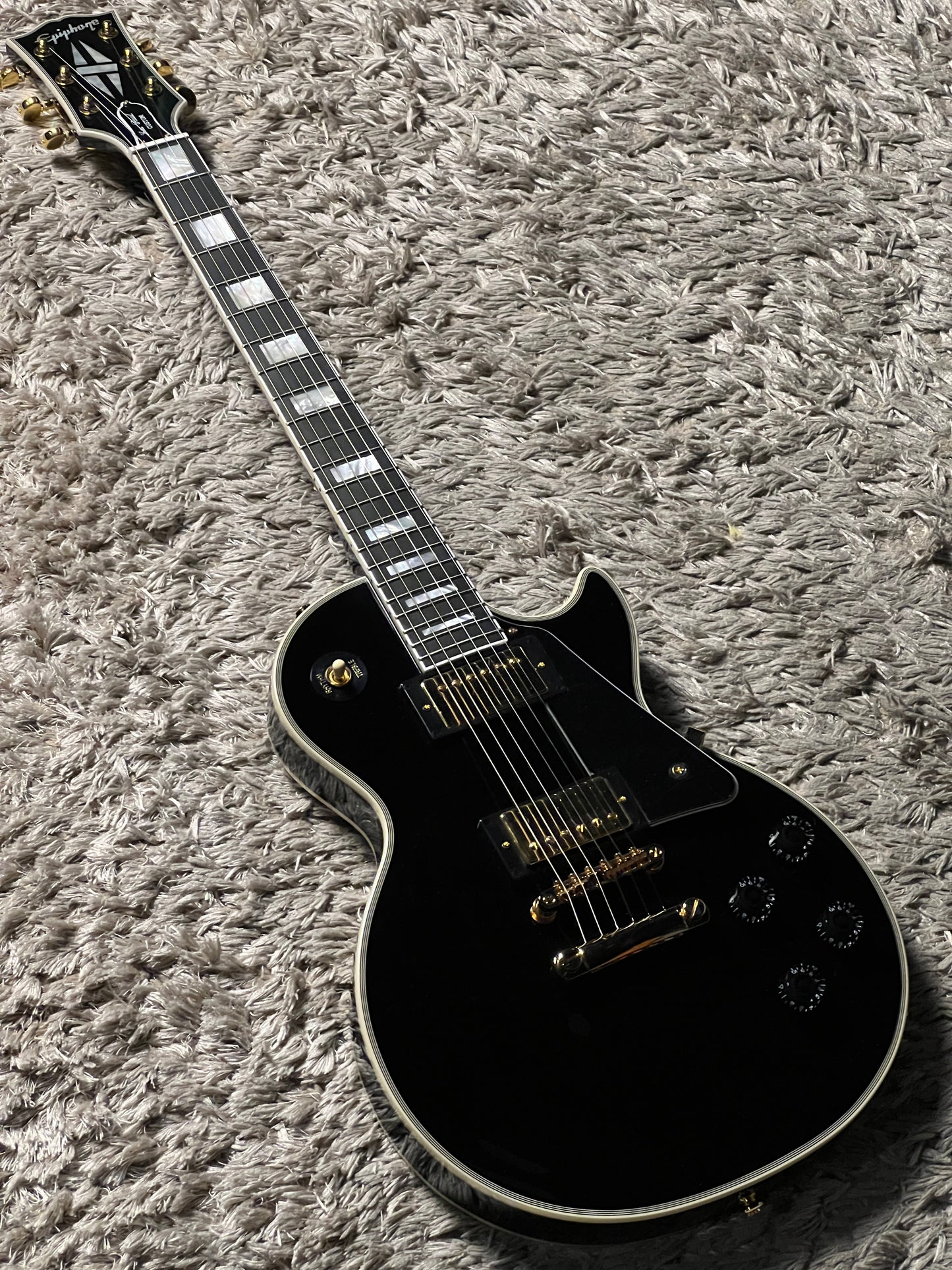 Epiphone Les Paul Custom In Ebony (inspired by Gibson Custom)