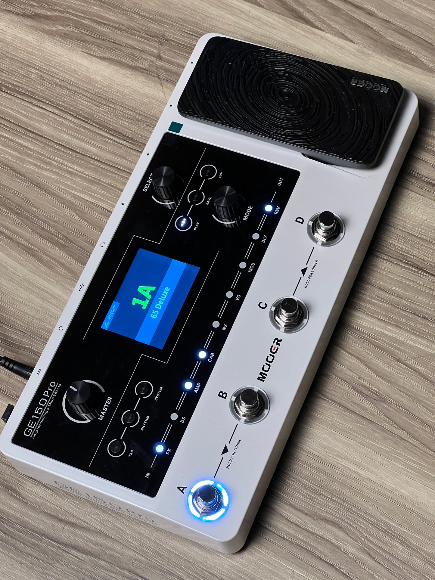 mooer multi effects pedal Mooer GE-150 Pro Guitar Multi-Effects Processor – nafiriguitar.com