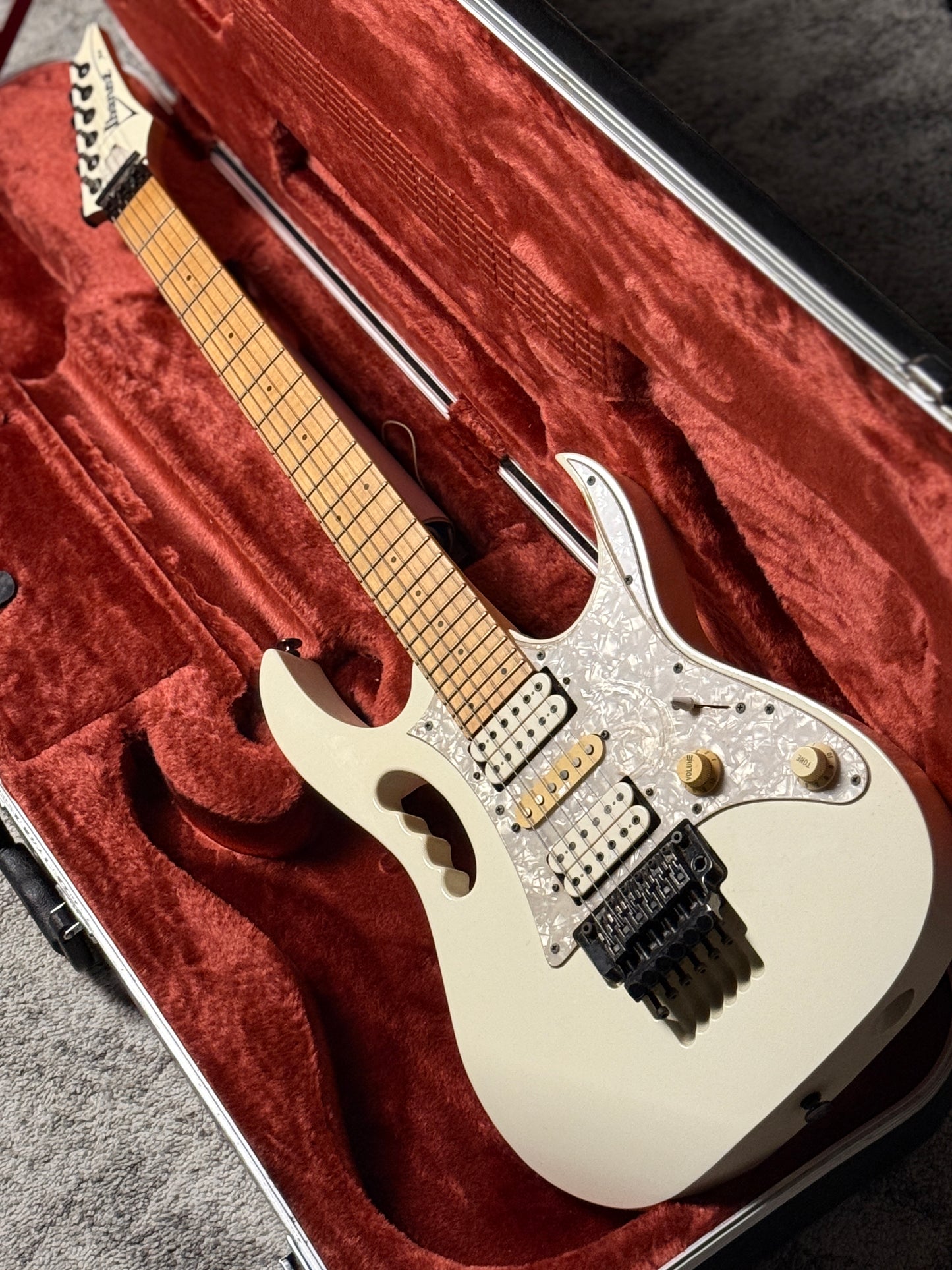 Ibanez JEM505 Steve Vai Signature in White F1025028 (USED)