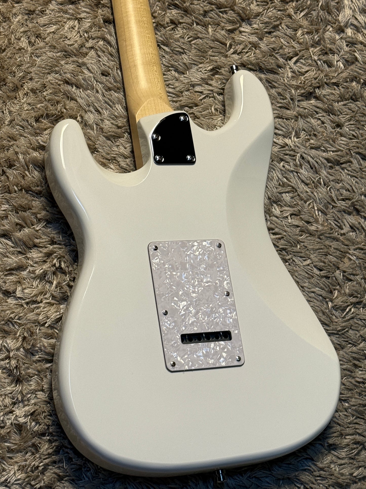 Dhatarattha Classic DST HSS in Larimar with Rosewood FB and Quilt Maple Top