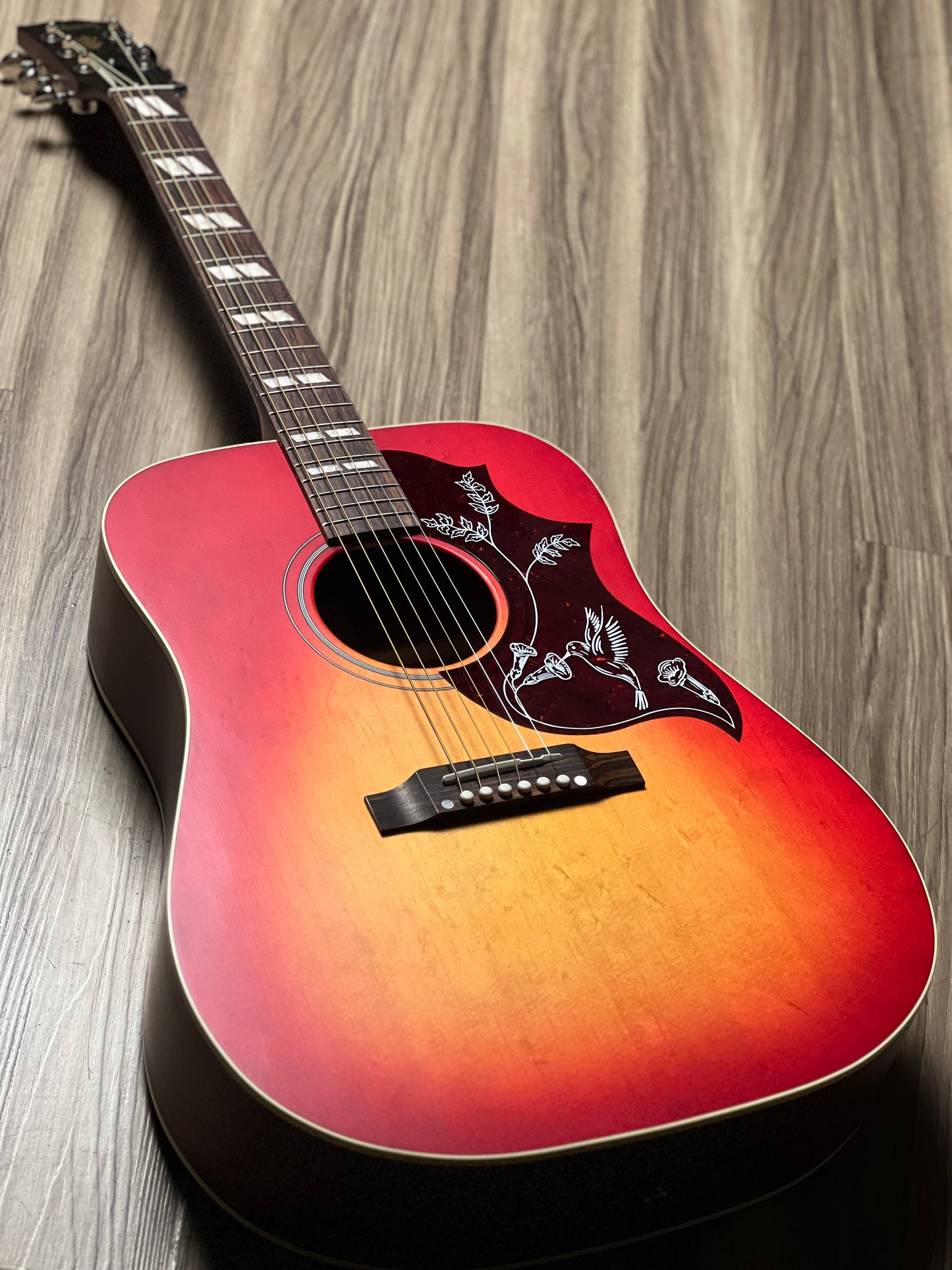 Gibson Hummingbird Special Satin in Vintage Cherry Sunburst w/Gigbag