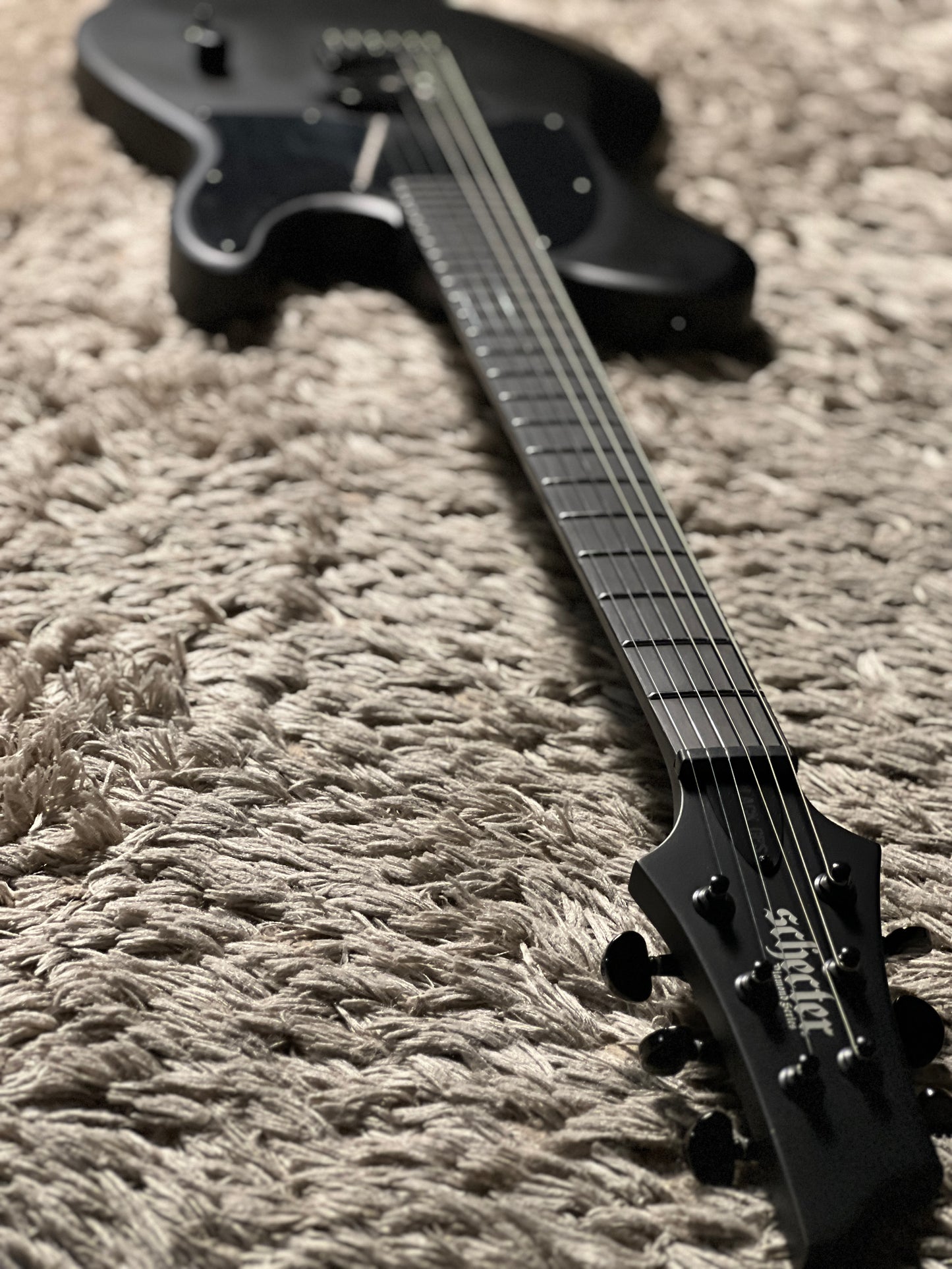 Schecter PT Black Ops in Black