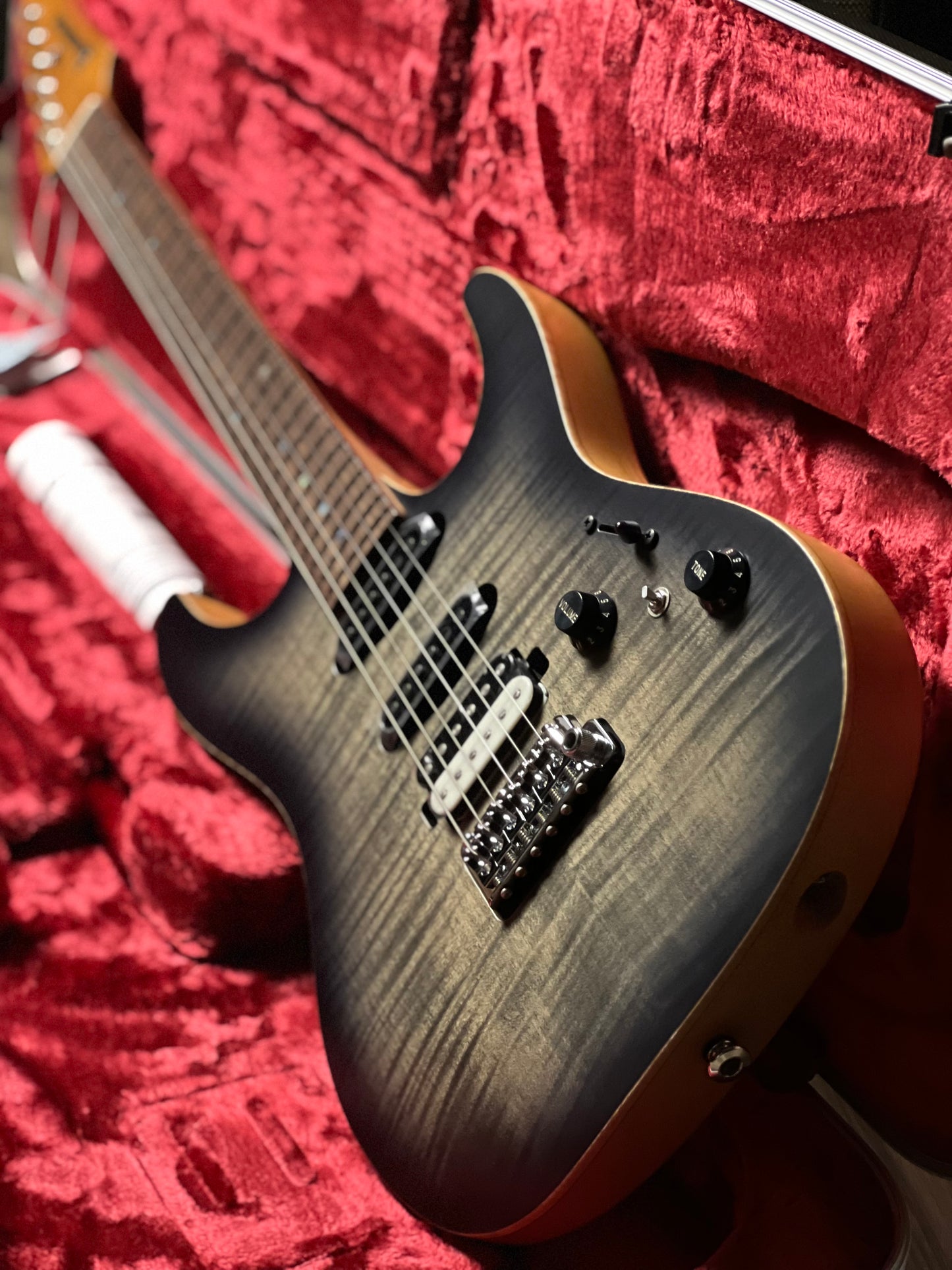 Ibanez TQM2-CUF Tom Quayle Signature  in Charcol Black Burst Flat with Case F2429226