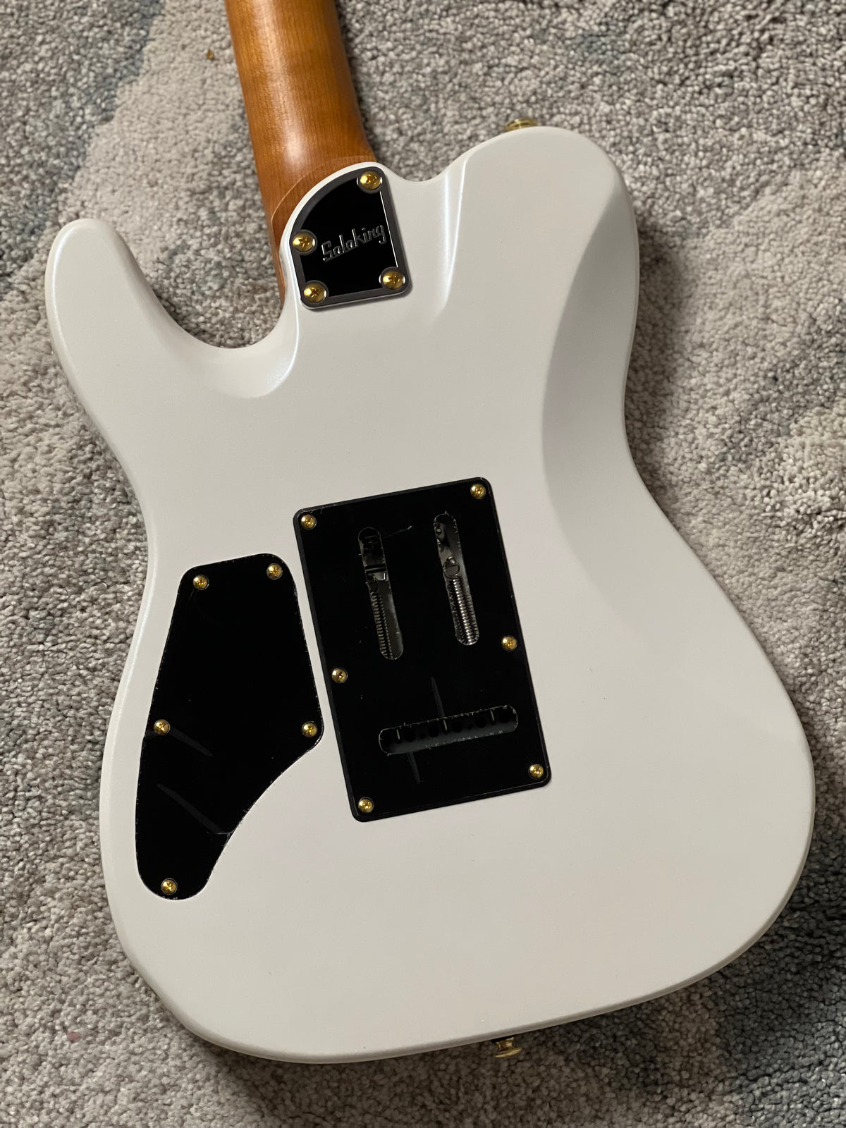 Soloking MT-1 Modern HH MKII in Pearl White Metallic with Roasted Maple FB and Gold Hardware