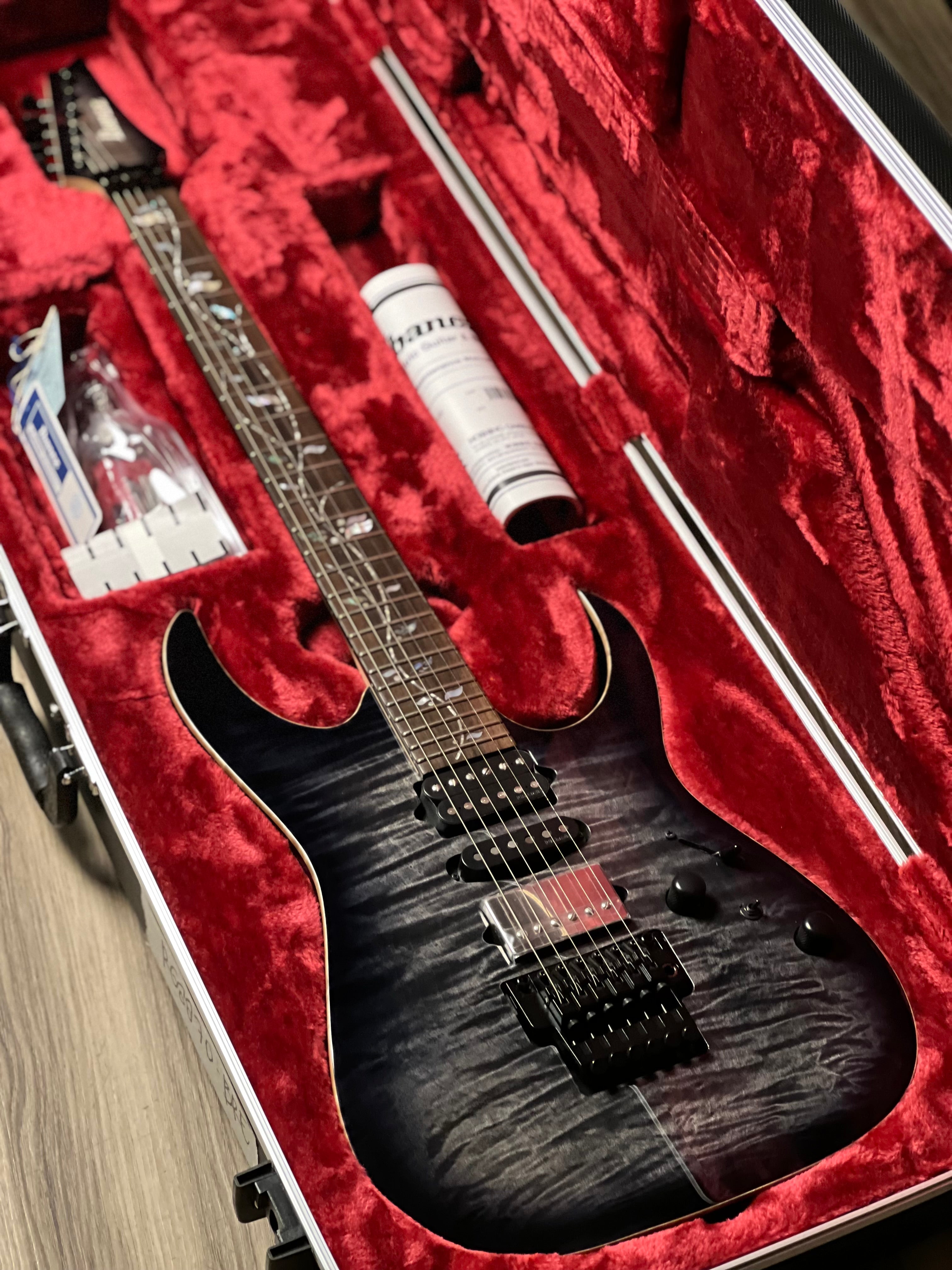 Ibanez J Custom RG8870 w/Case In Black Rutile P2406747