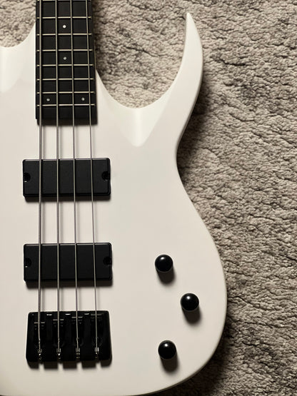S by Solar Bass AB4.4W in White