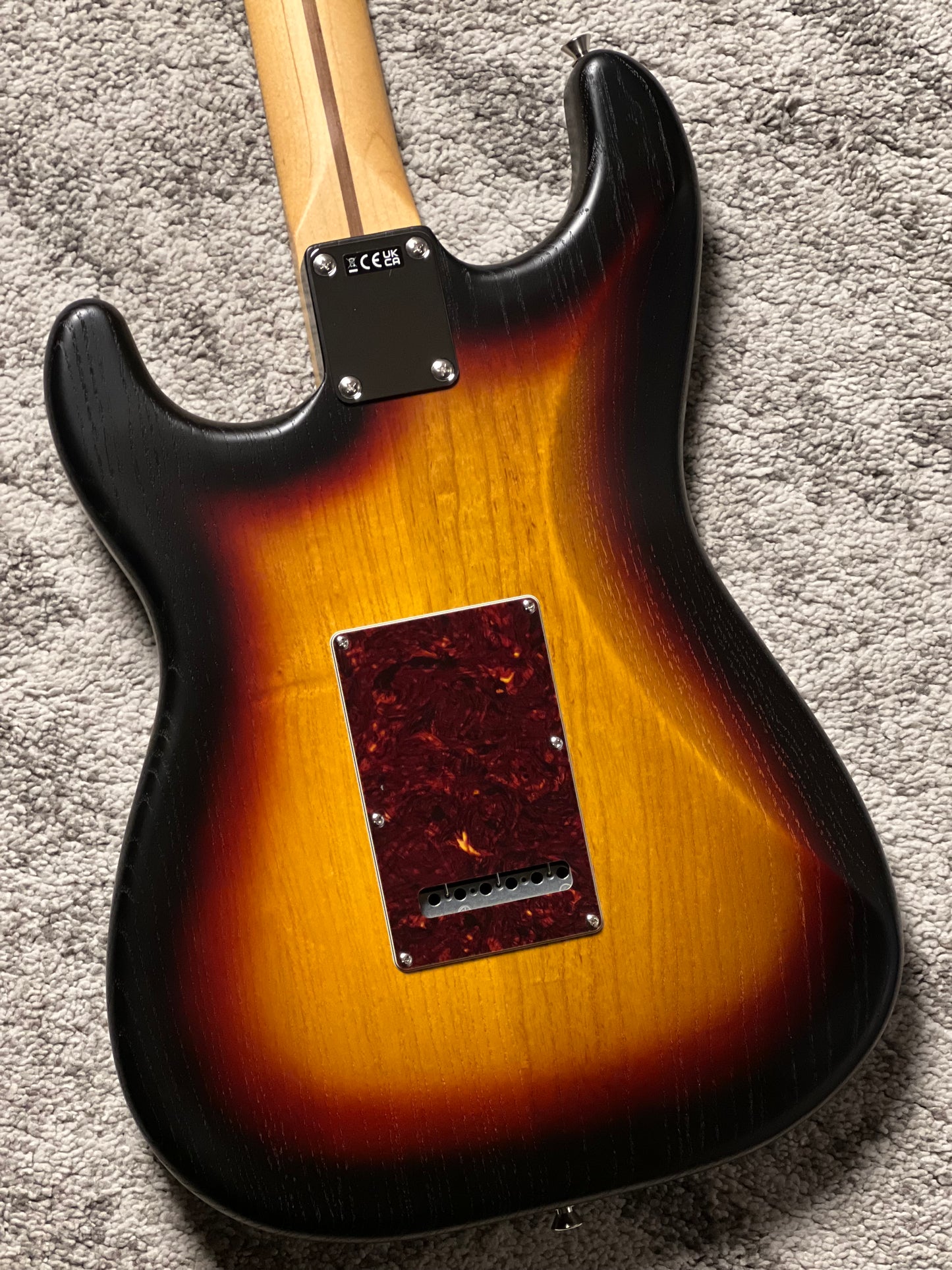 Fender MIJ Limited Stratocaster with RW FB in Raw Ash 3-Color Sunburst JD25011586