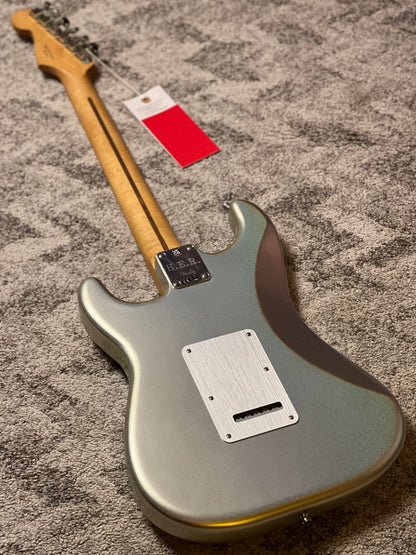 Fender H.E.R. Stratocaster with Maple FB in Chrome Glow MX21538693