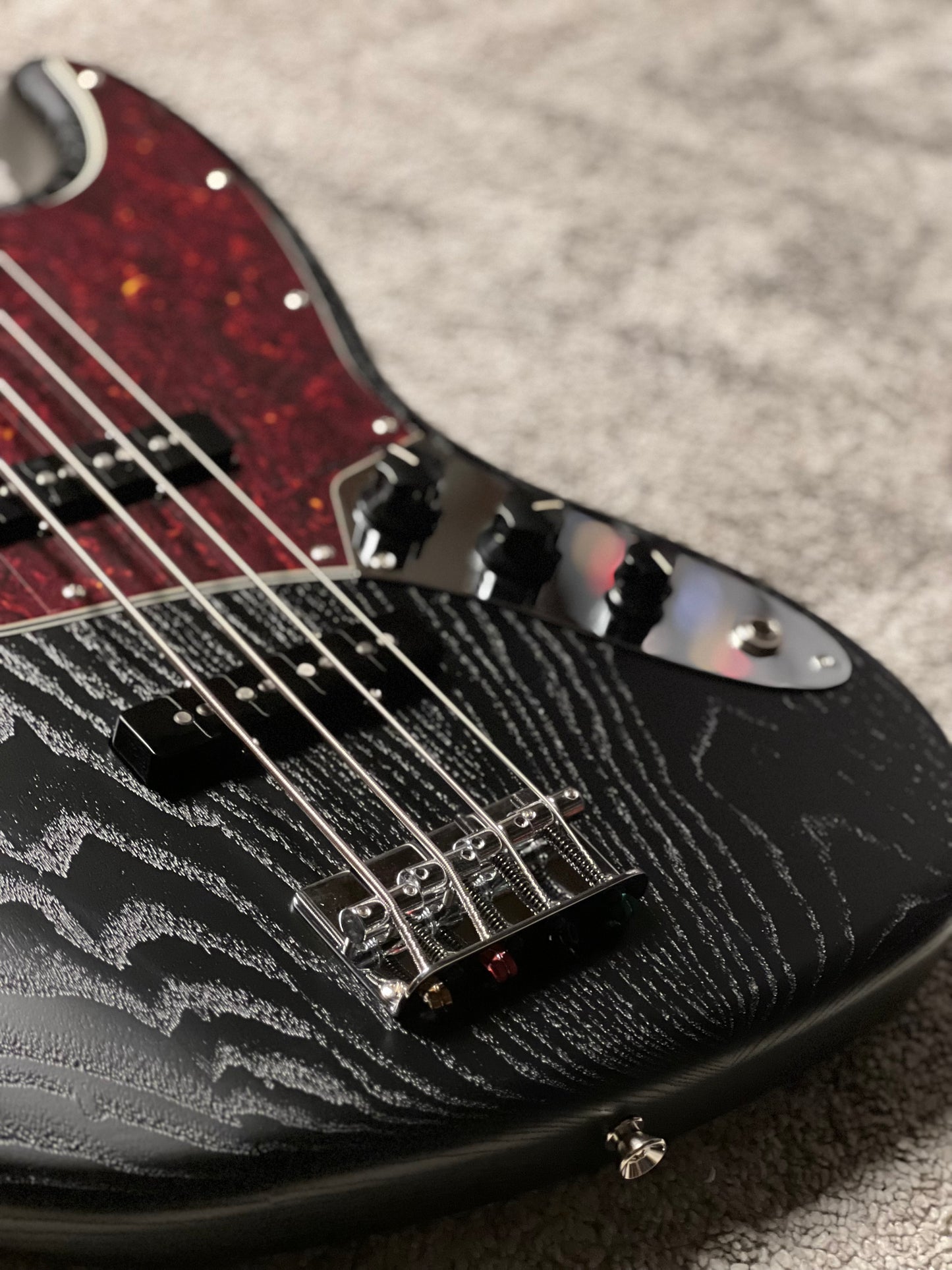 Fender MIJ Limited Jazz Bass with RW FB in Raw Ash Black JD25016284