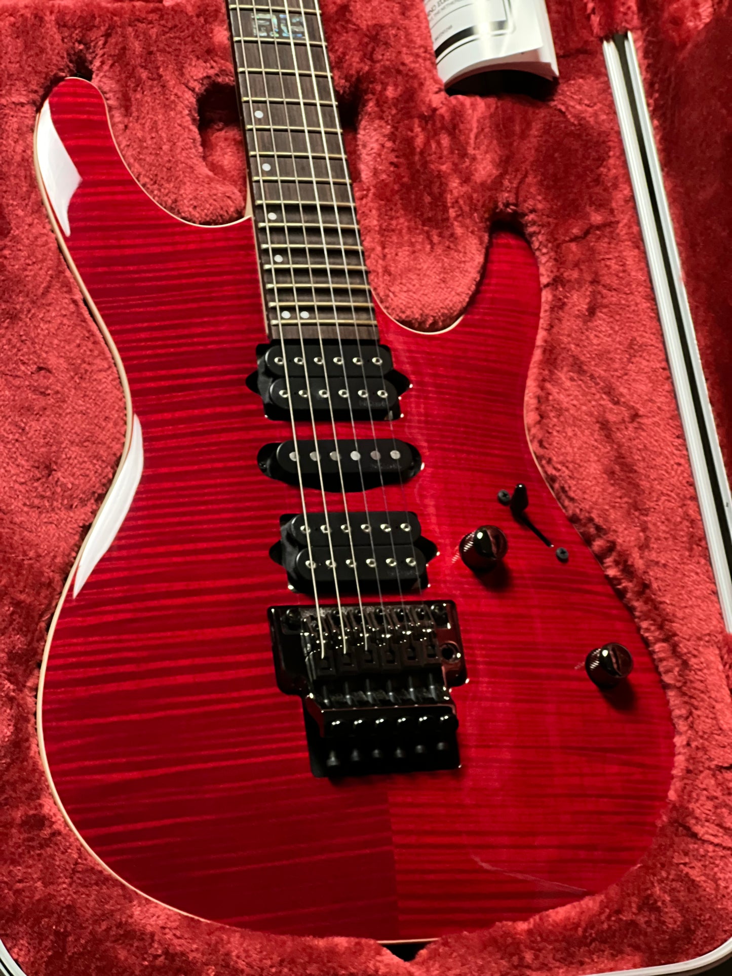 Ibanez KIKO100 Kiko Loureiro Signature in Transparent Ruby Red F2600386