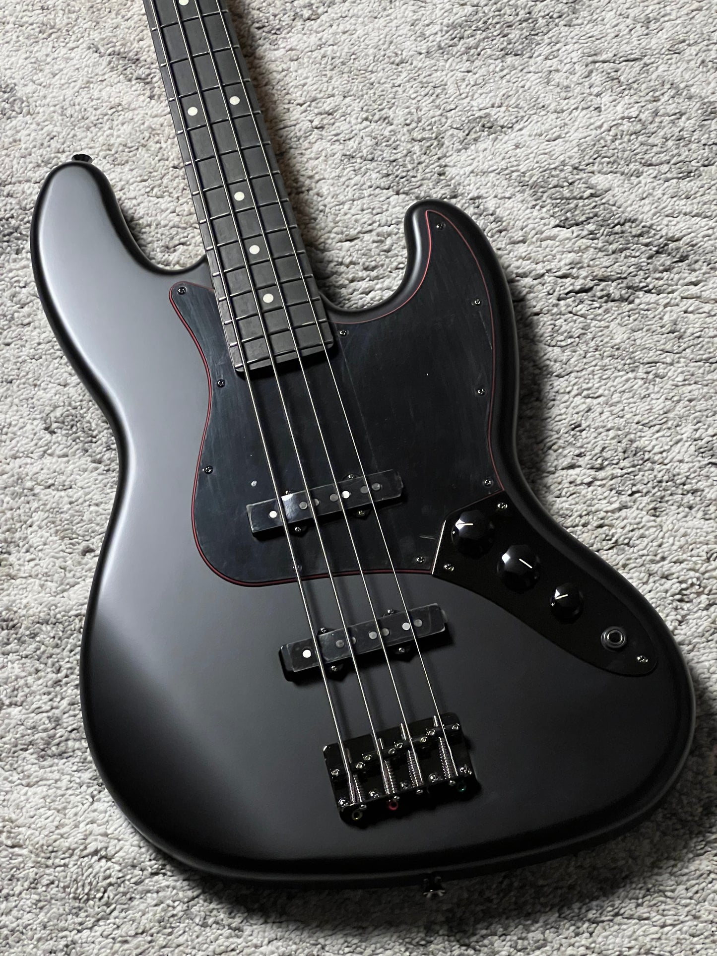 Fender MIJ Limited Jazz Bass with RW FB in Noir JD25025853