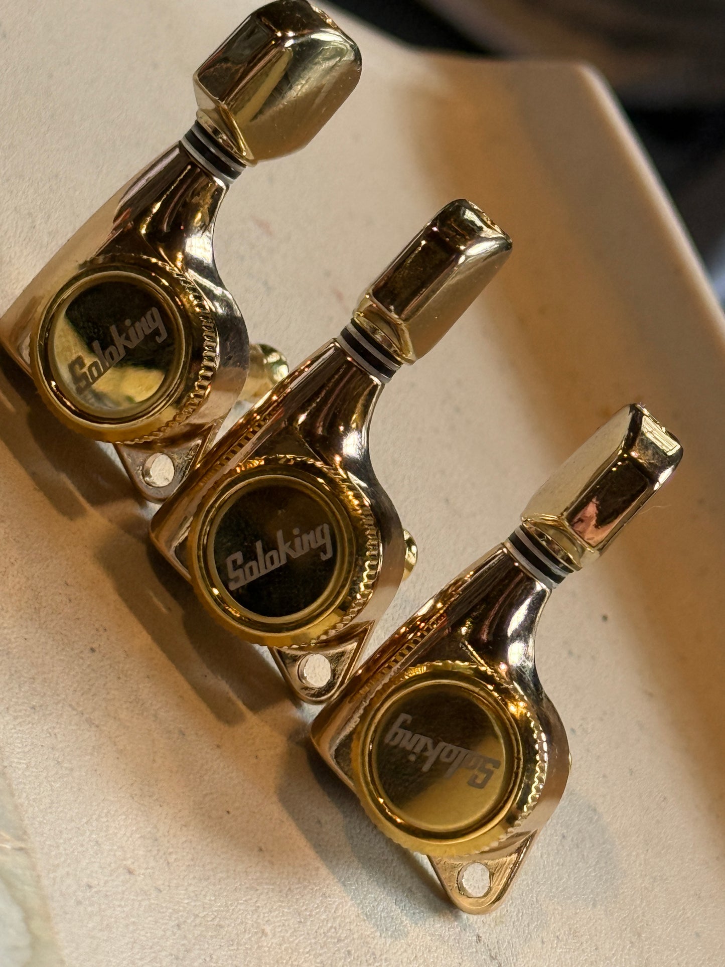 Soloking Locking Tuners for MS V3 Gold (Staggered Post)