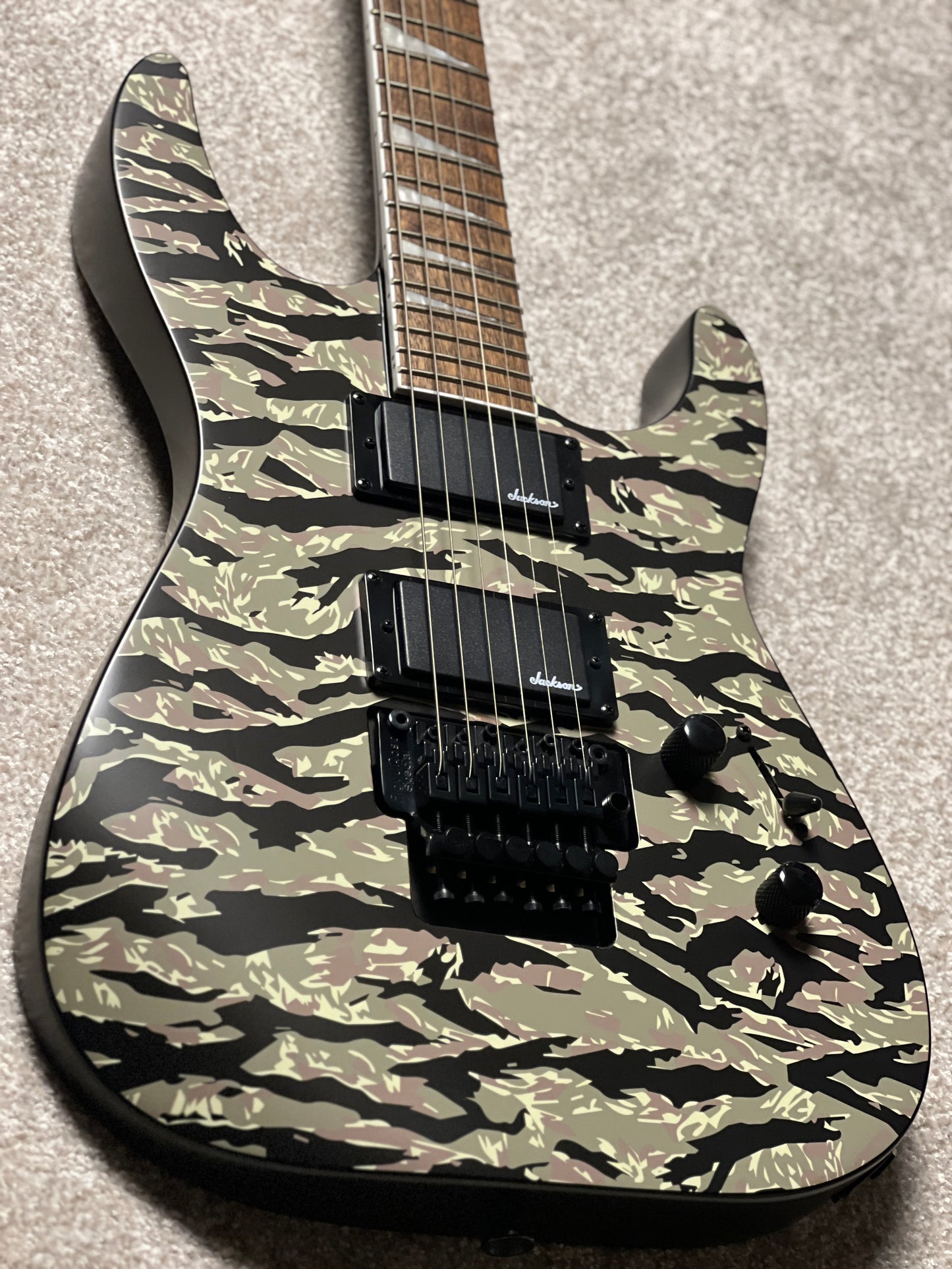 Jackson X Series Soloist SLX DX Camo with Laurel FB in Tiger Jungle Camo (USED)