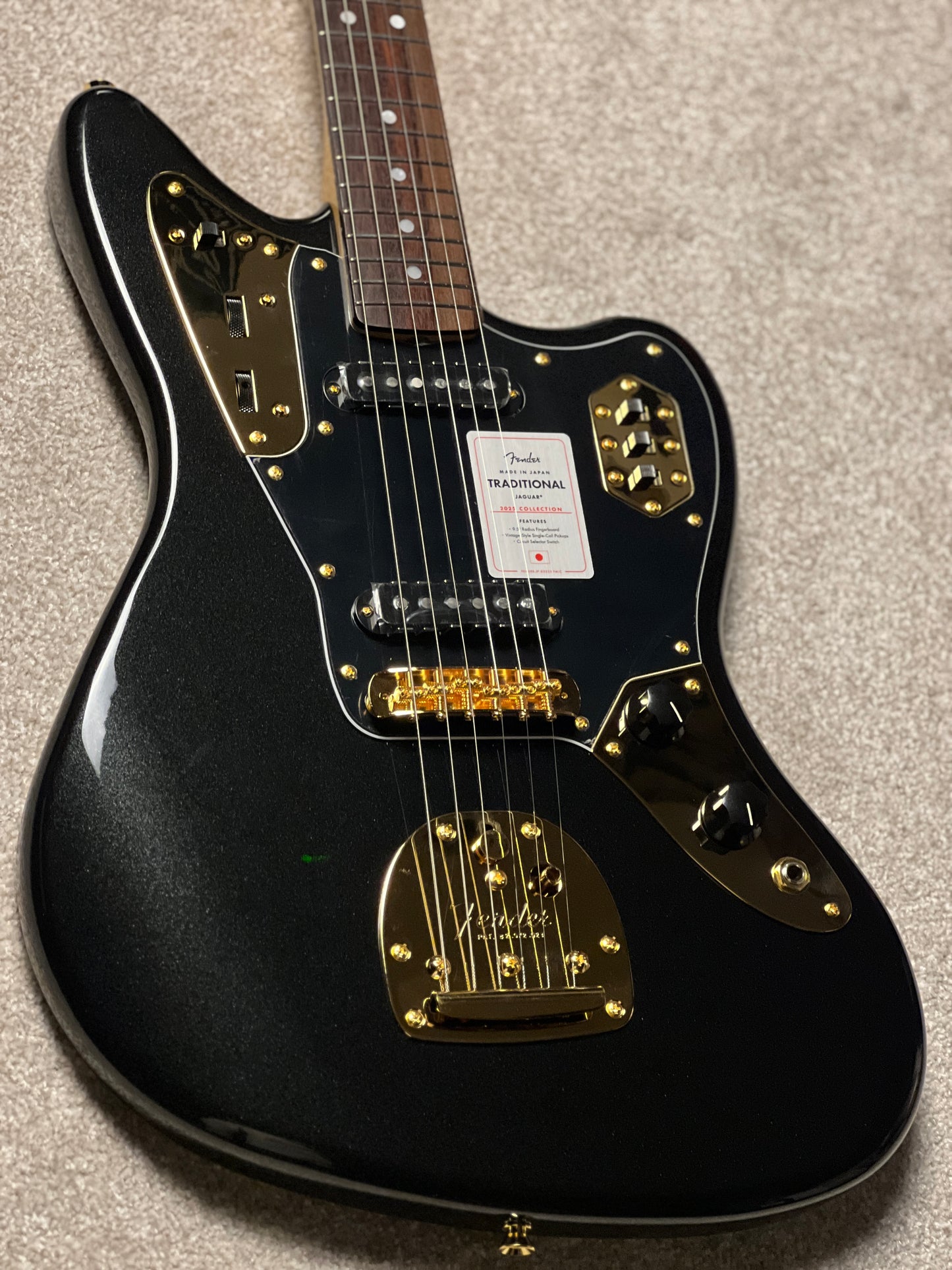 Fender Japan Traditional 2025 Collection 60s Jaguar with RW FB in Black Pearl JD25012644