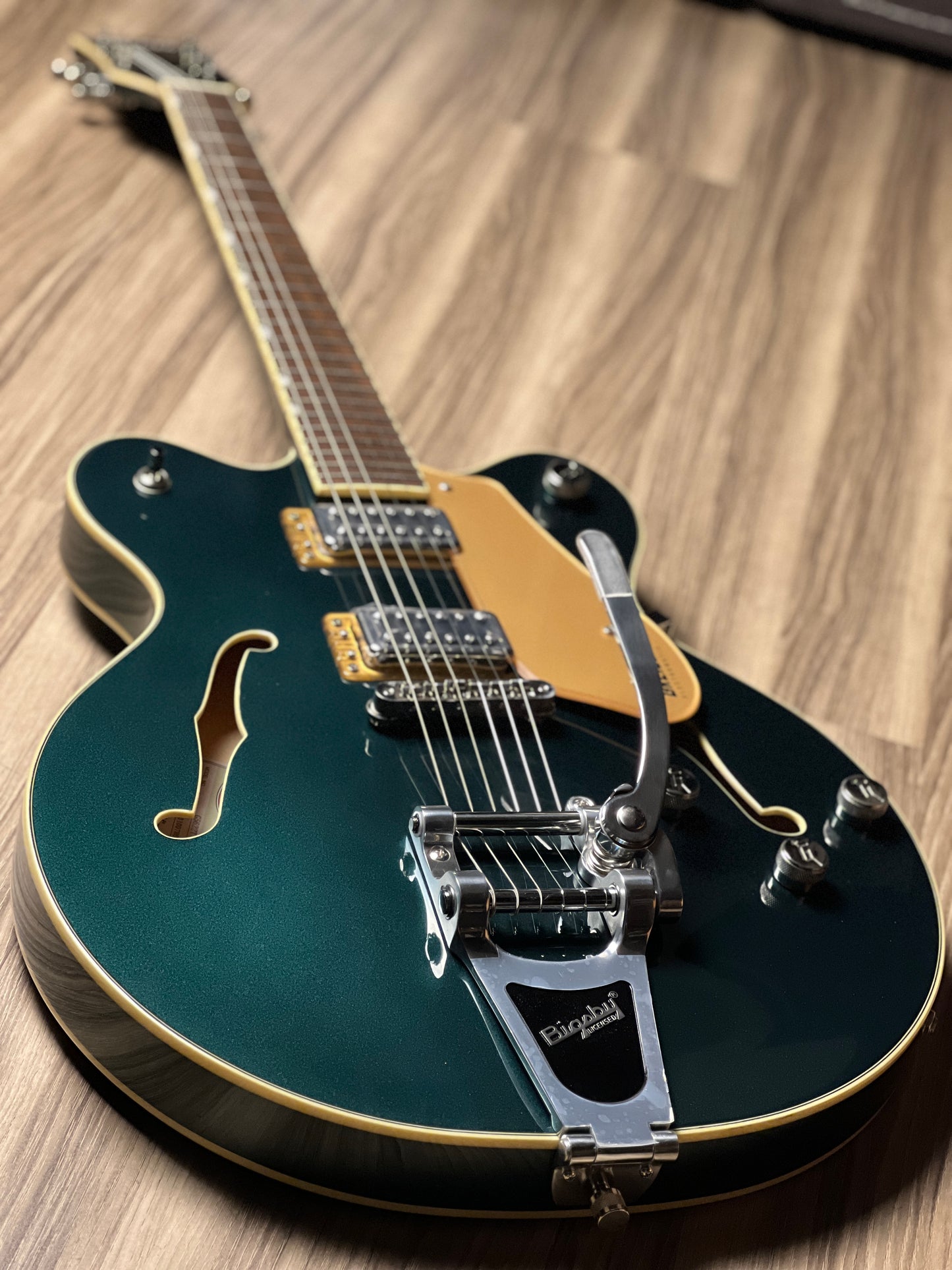 Gretsch G5622T Electromatic Center Block Double-Cut Electric Guitar w/Bigsby In Cadillac Green