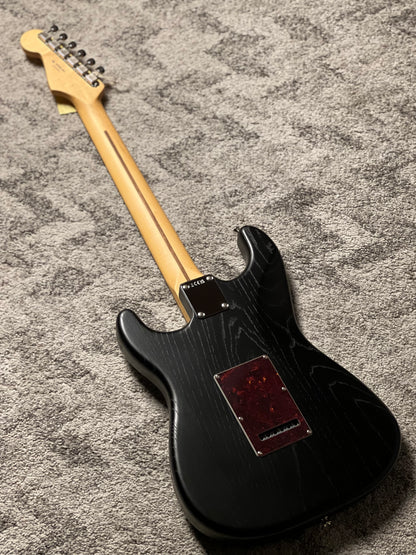 Fender MIJ Limited Stratocaster with RW FB in Raw Ash Black JD25011582