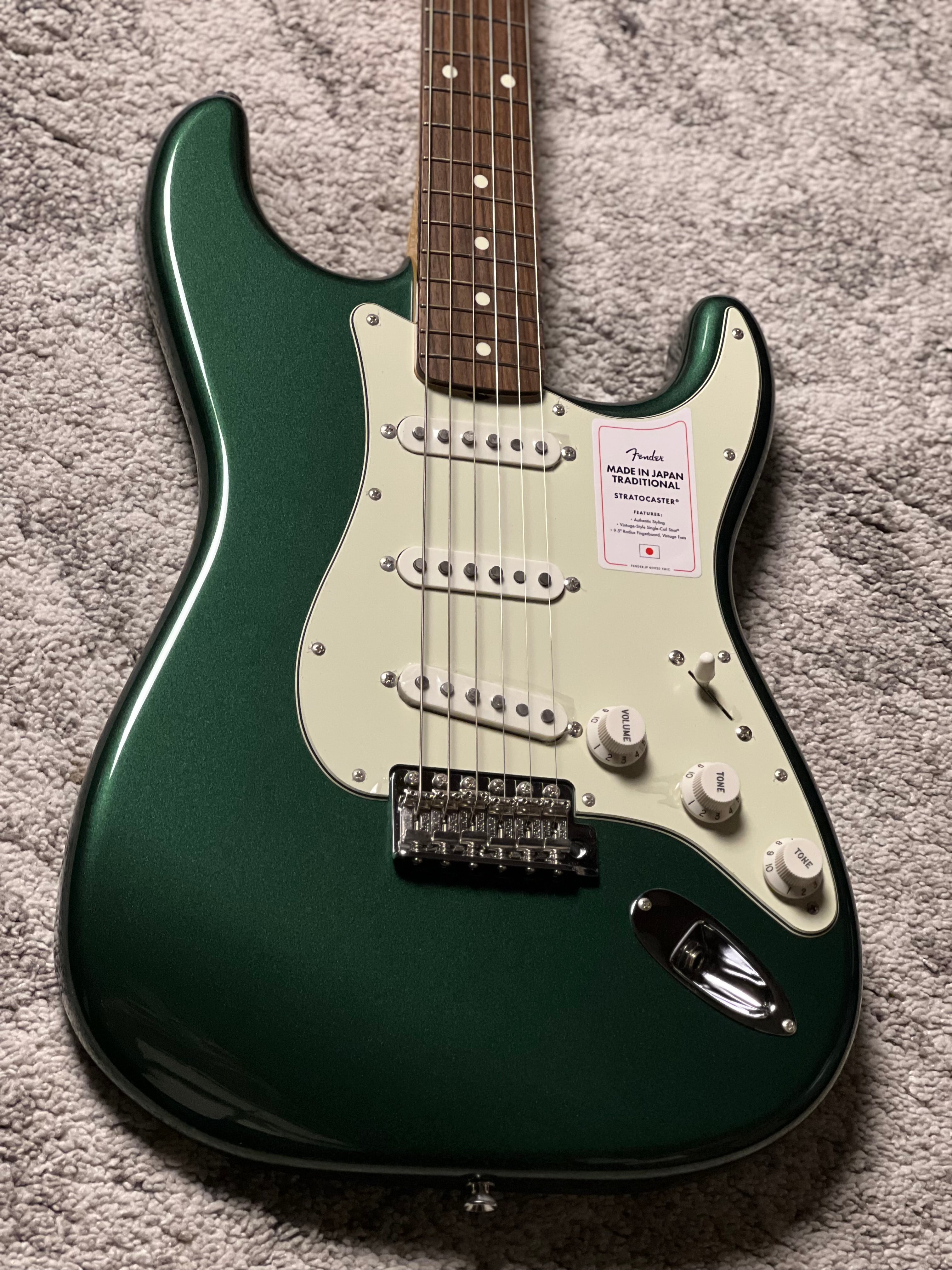 Fender Japan Traditional II 60s Stratocaster with RW FB in Aged