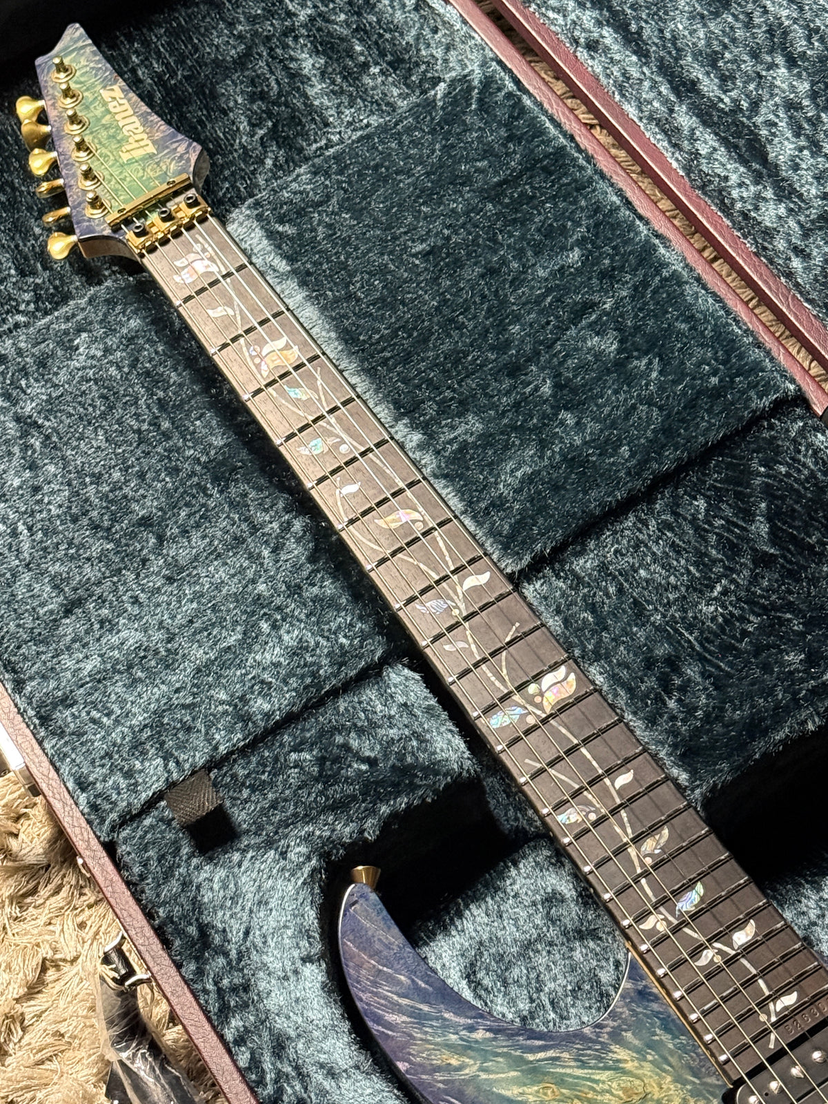 Ibanez Japan Custom Shop Visions IV2RG  with Ebony FB in Blue/Green/Purple Incl. Hardshell Case