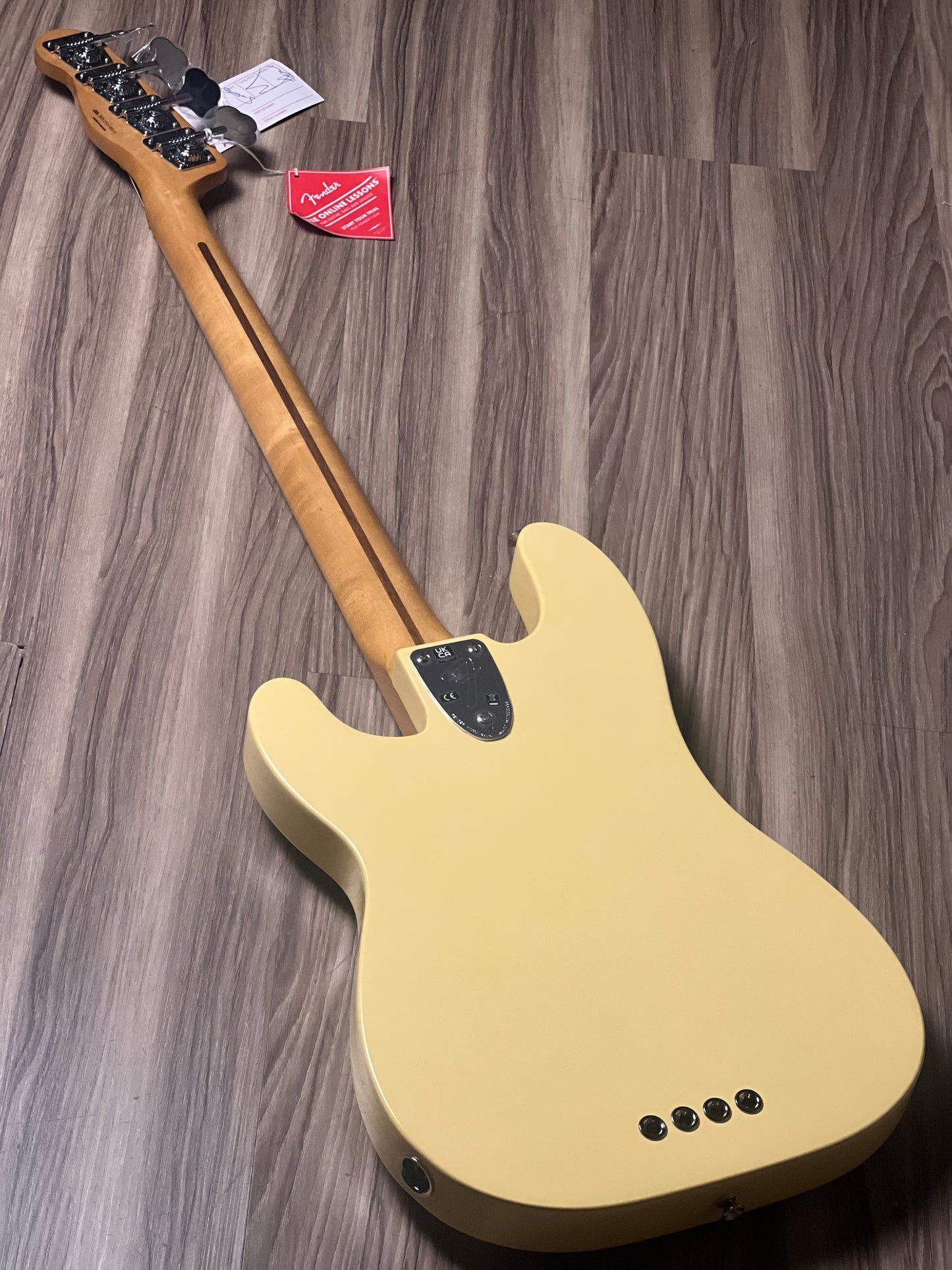 Fender American Vintera II 70s Telecaster Bass with Maple FB in Vintera White