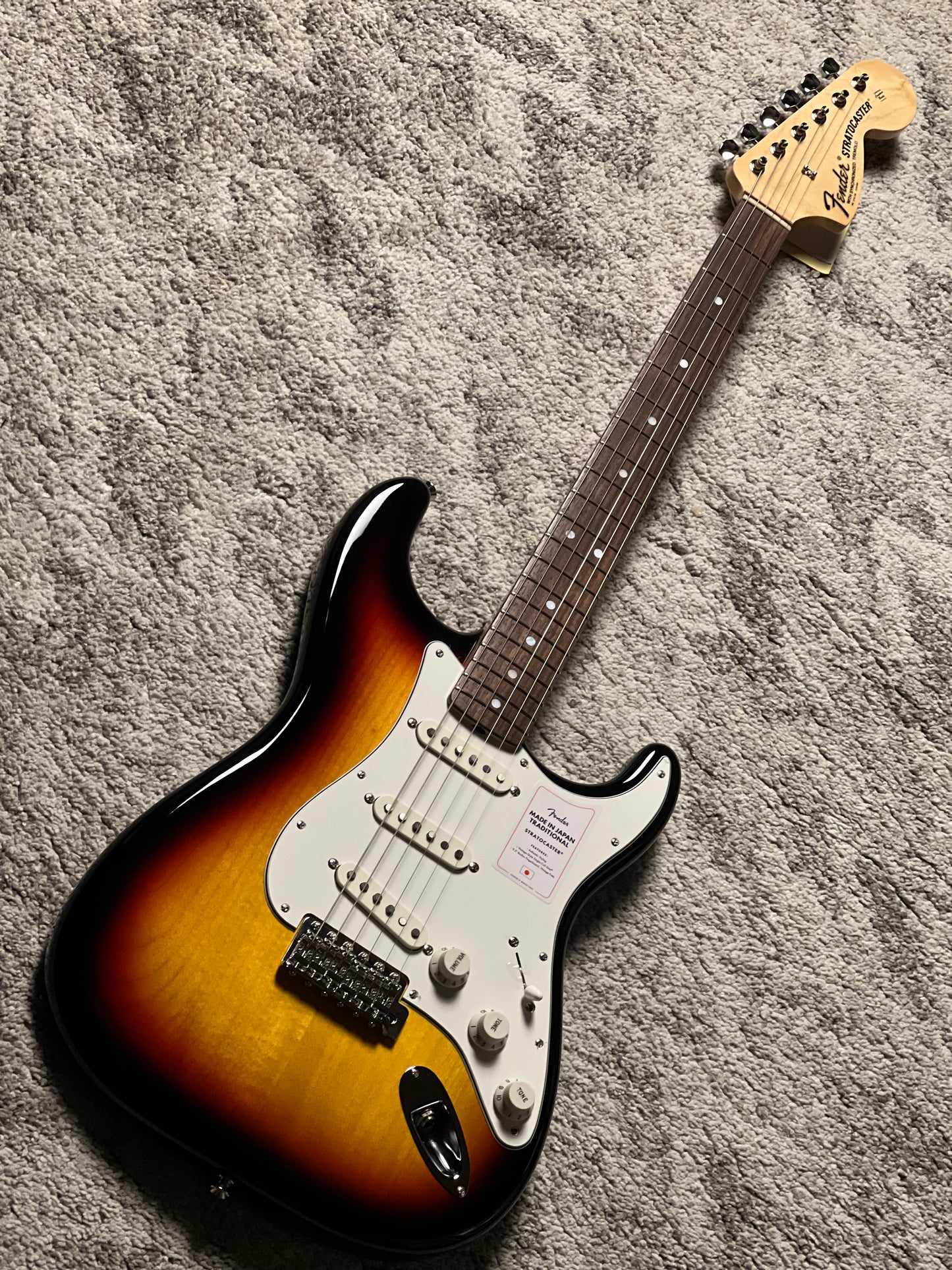 Fender Japan Traditional II Late 60s Stratocaster with Rosewood FB in 3 Tone Sunburst JD26001518