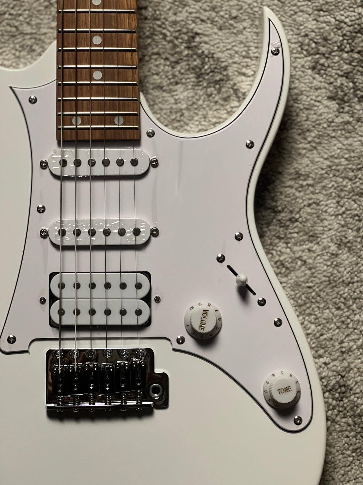 Ibanez GRG140-WH GIO in White