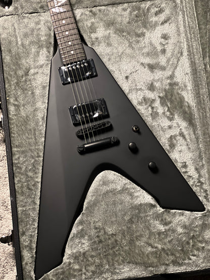 ESP LTD Vulture BLKS James Hetfield Signature in Black Satin W23111260