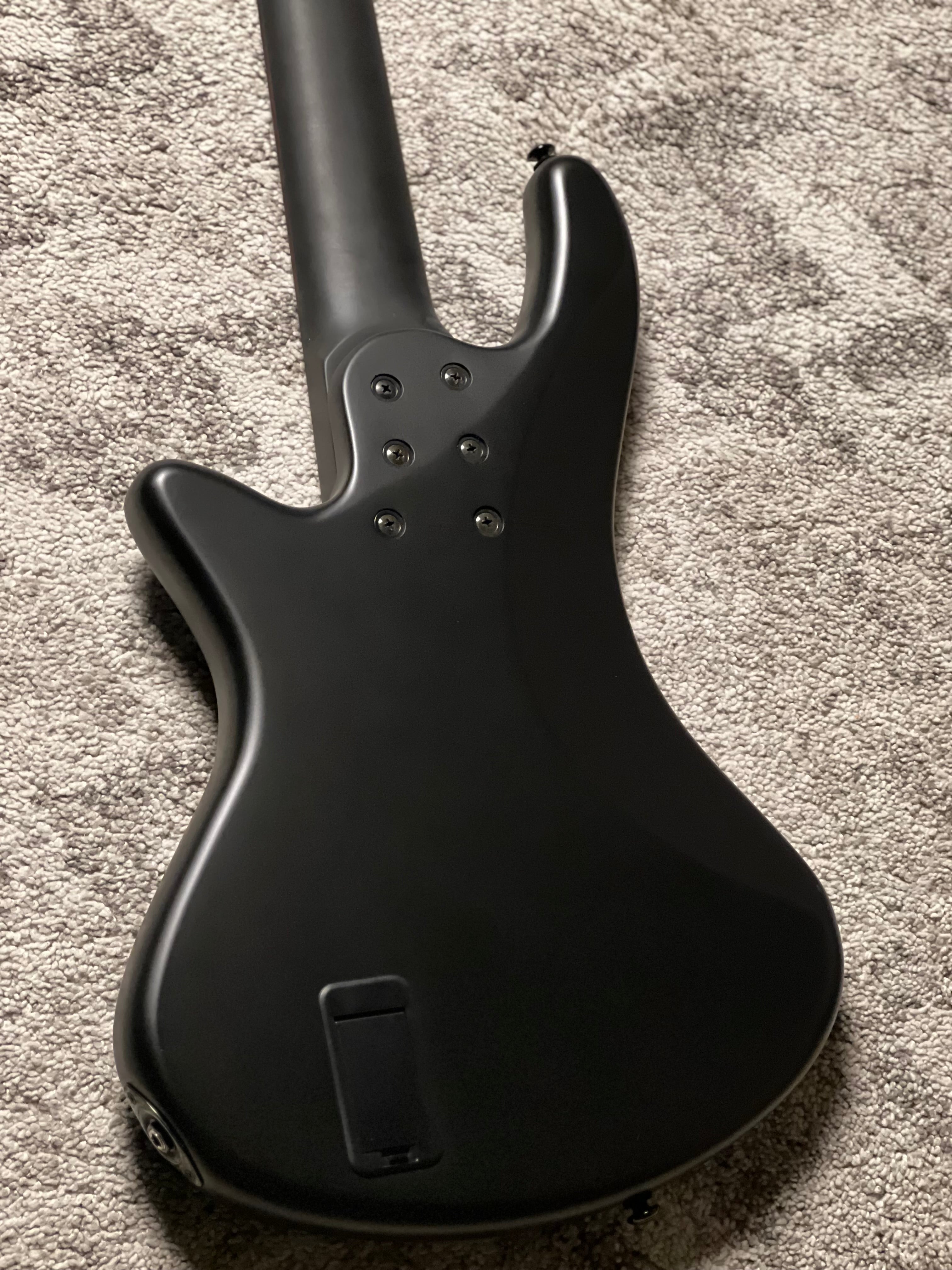 Schecter Stiletto Stealth-5 in Satin Black – nafiriguitar.com
