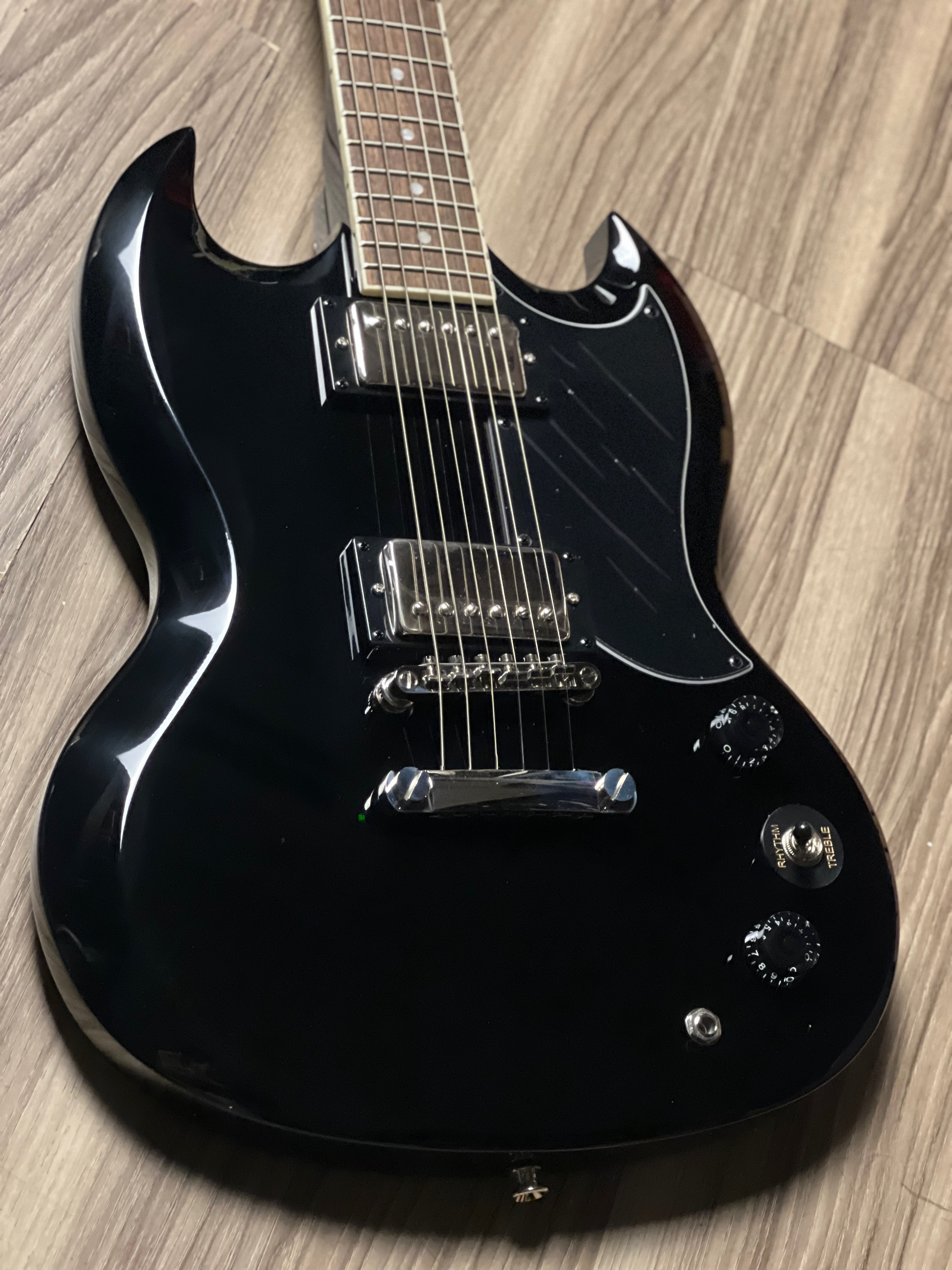 Epiphone SG Tribute in Ebony – nafiriguitar.com