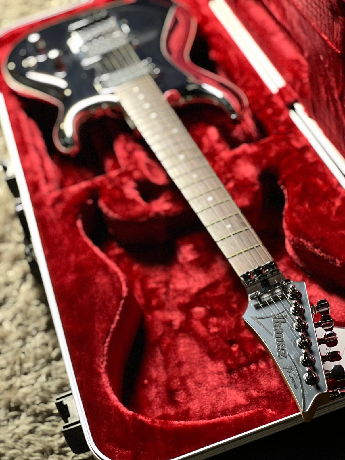 Ibanez JS3CR Joe Satriani Signature w/Case In Chrome Boy F2401024