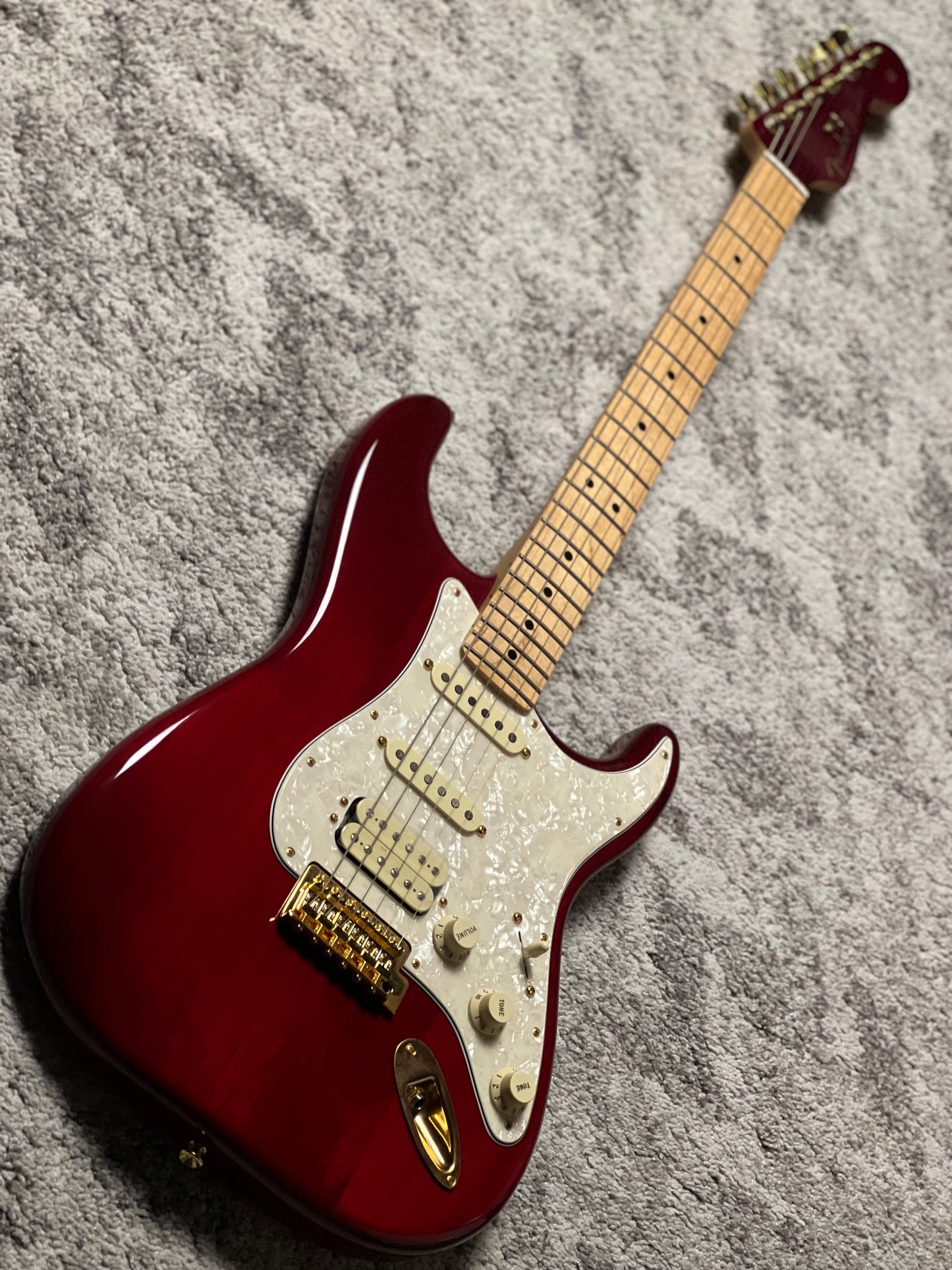 Fender Tash Sultana Stratocaster With Maple FB In Transparent Cherry MX20069998