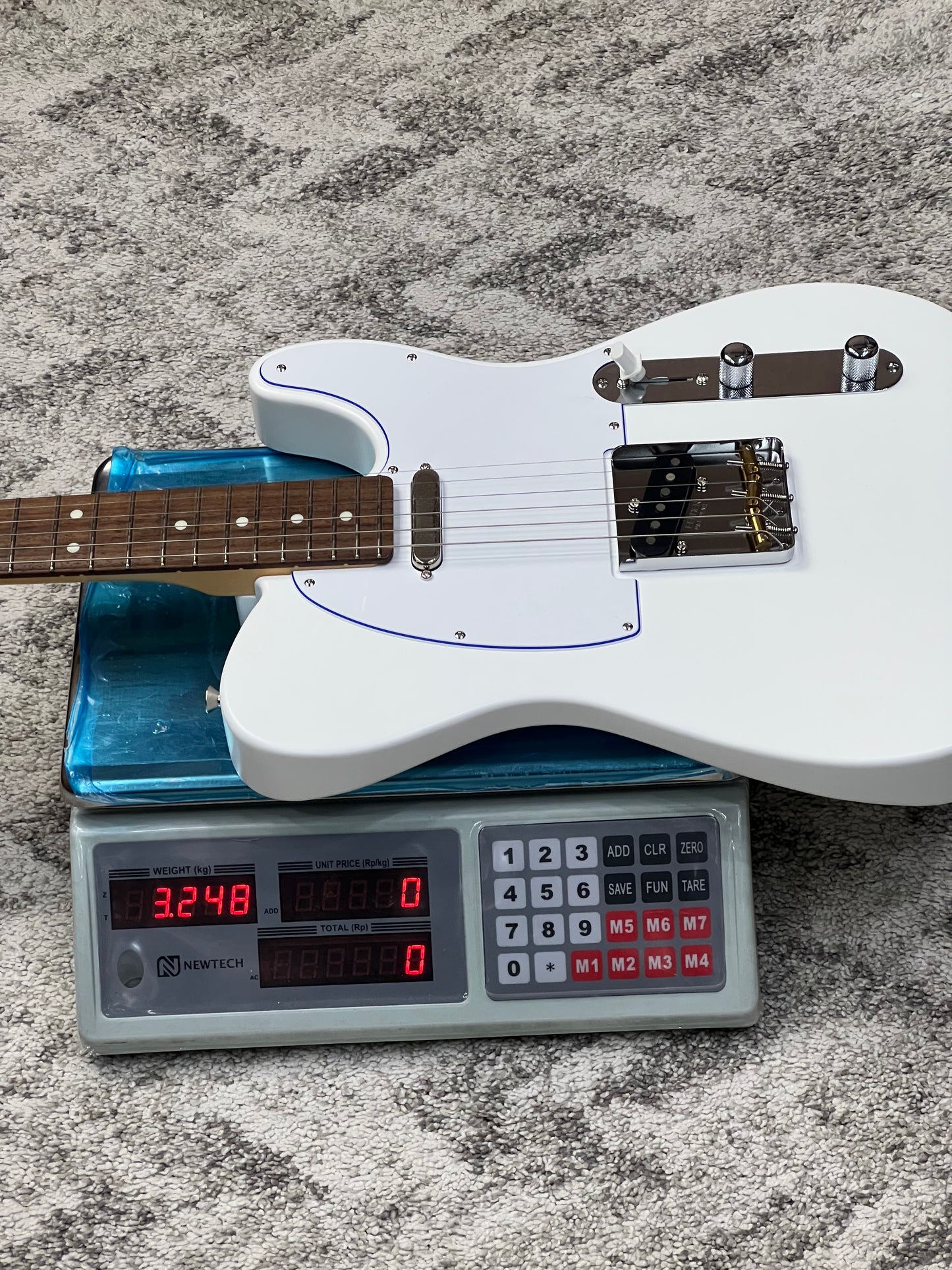 Fender MIJ Limited Telecaster with RW FB in Blanc JD25024767
