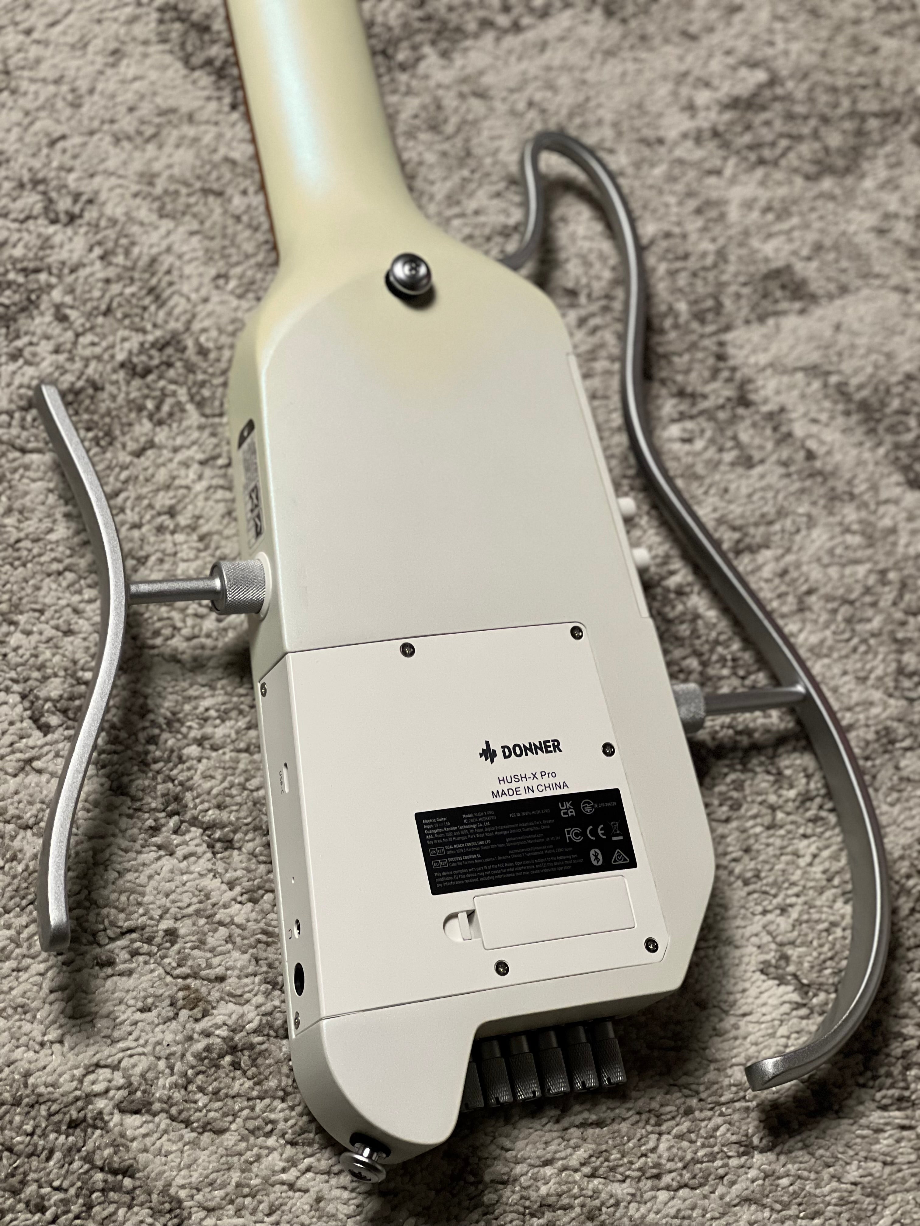 Donner HUSH-X Pro In White With Bag – nafiriguitar.com