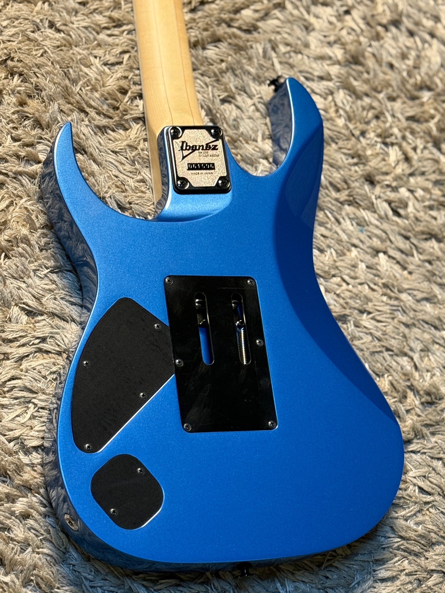 Ibanez RG565R Genesis Collection in Electric Blue