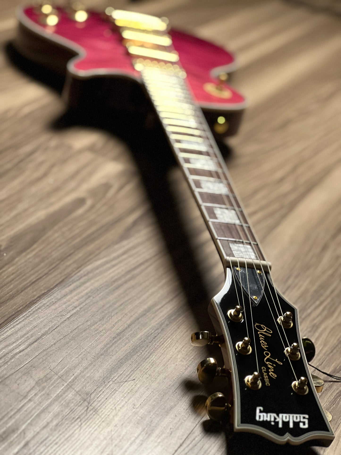 Soloking SLS50QM T3 with 5A Quilt Top in Magenta Surf ML2023070303