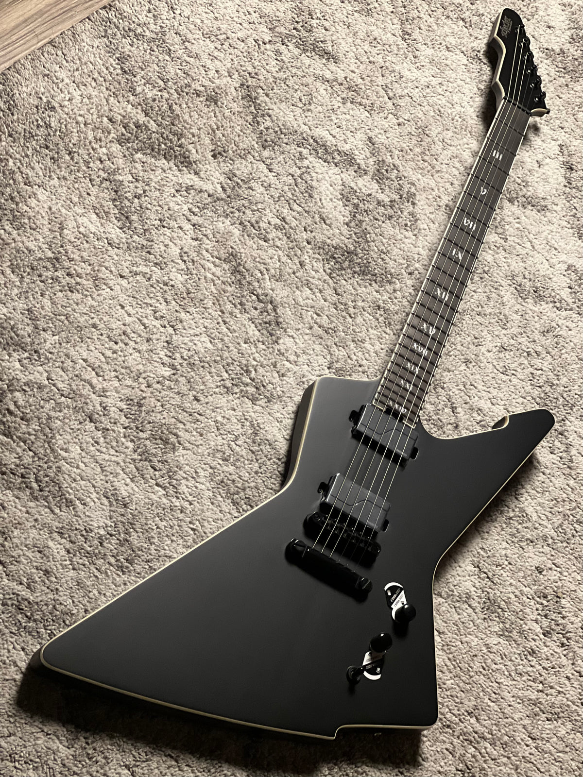 Schecter E-1 SLS Evil Twin in Satin Black