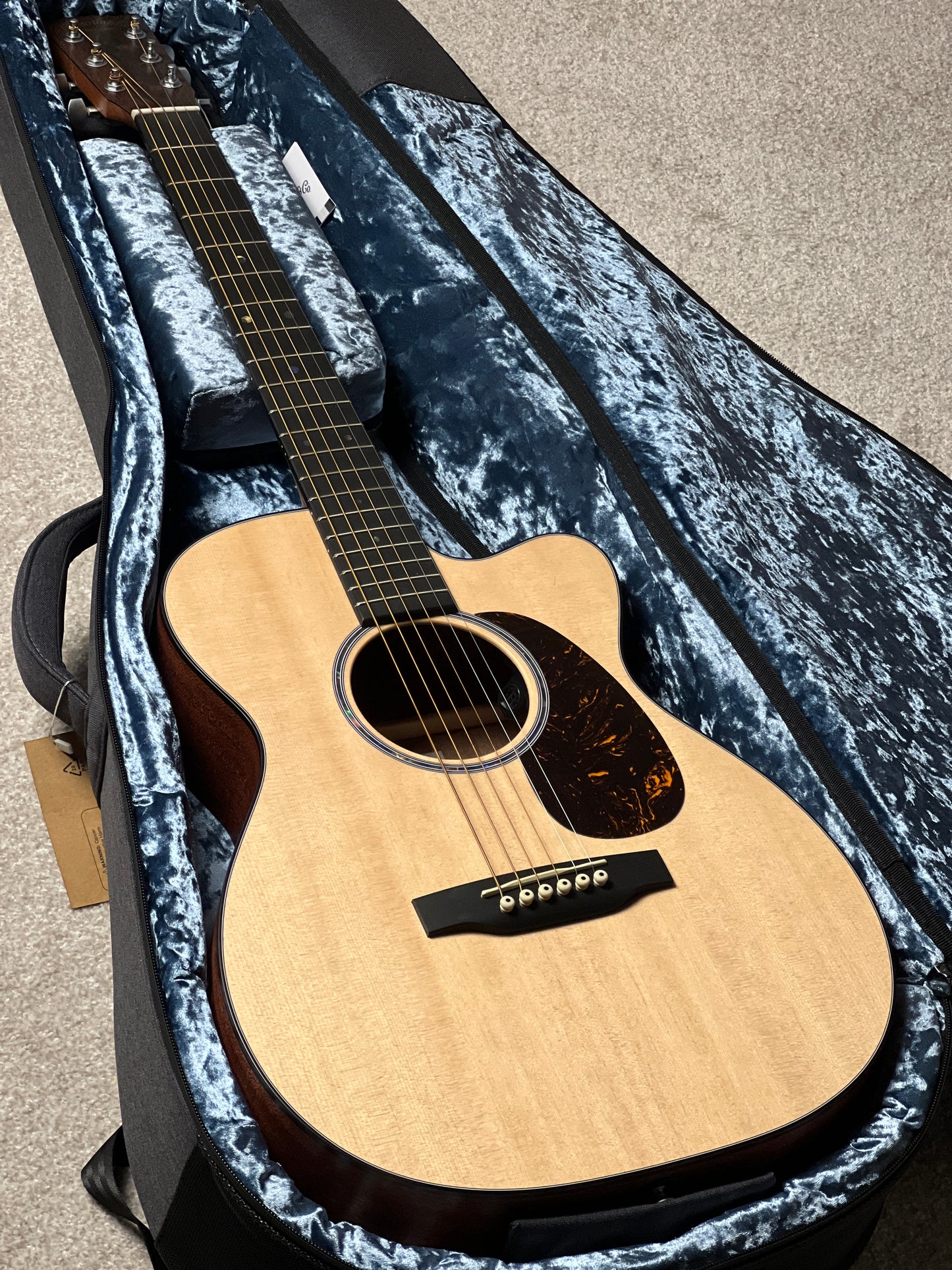 Martin 000CJR-E Acoustic-electric Guitar in Natural